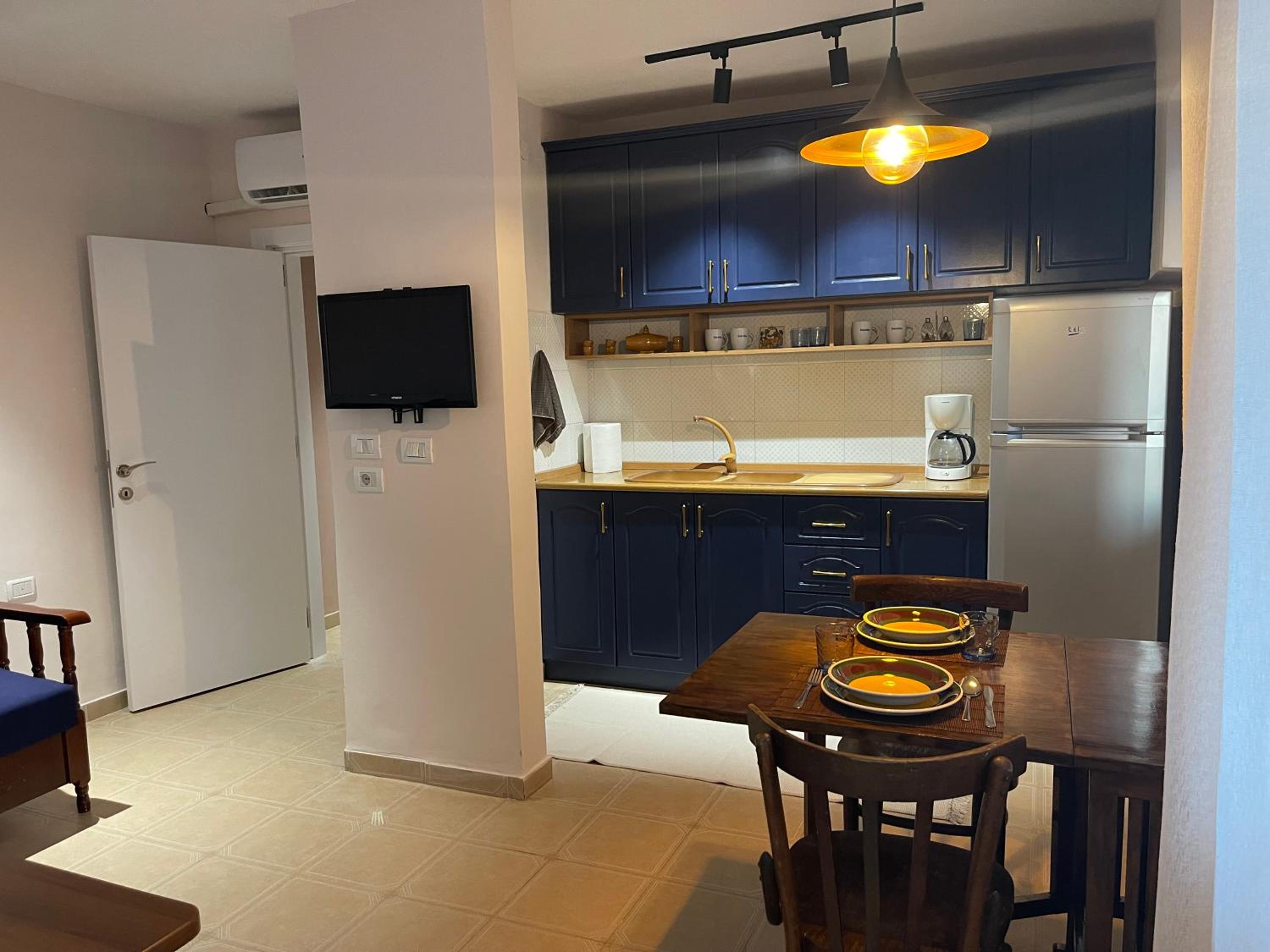 Leo’s apartment