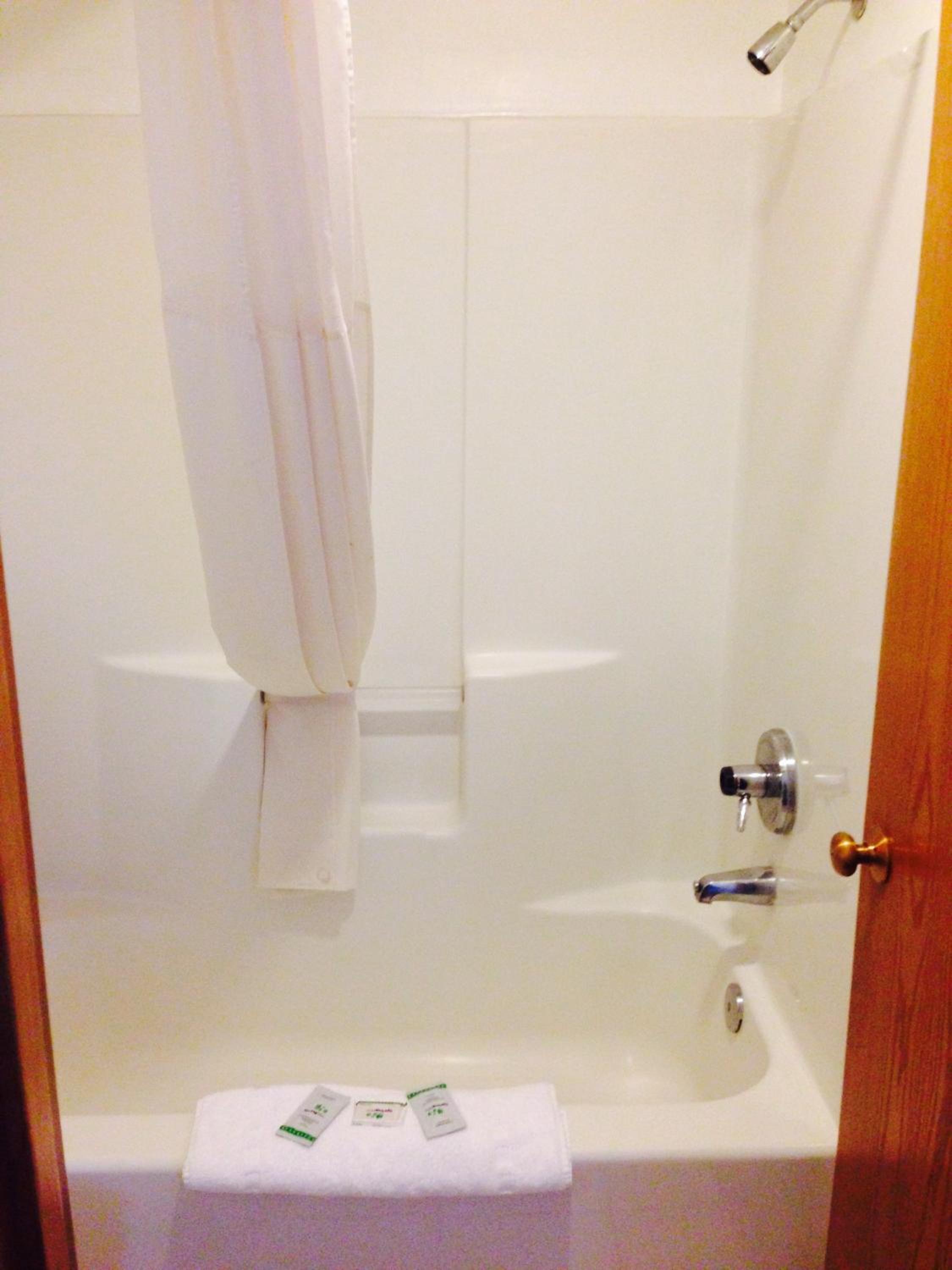 Bellingham Vacations - Bay City Inn - Property Image 7