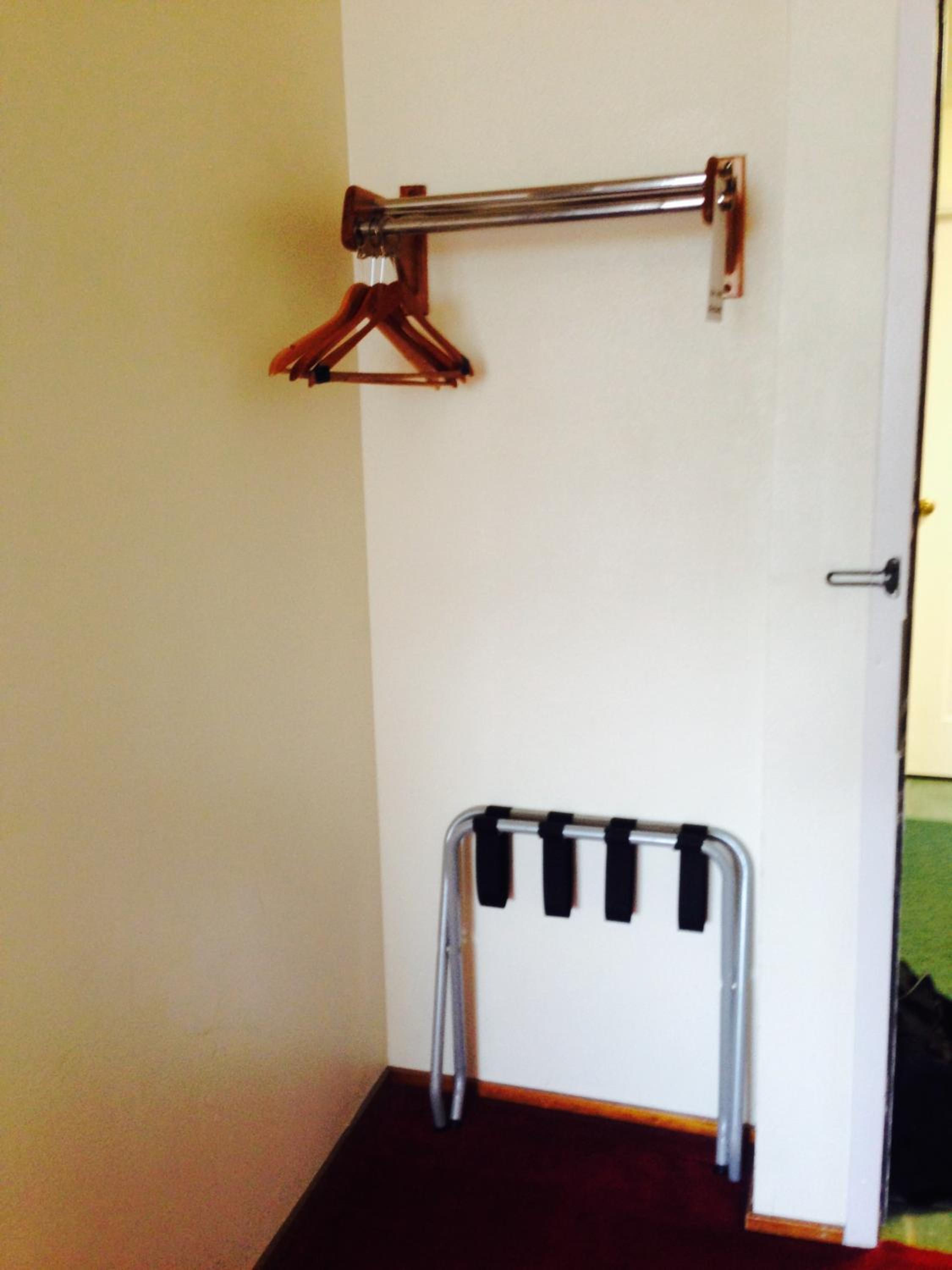 Bellingham Vacations - Bay City Inn - Property Image 6