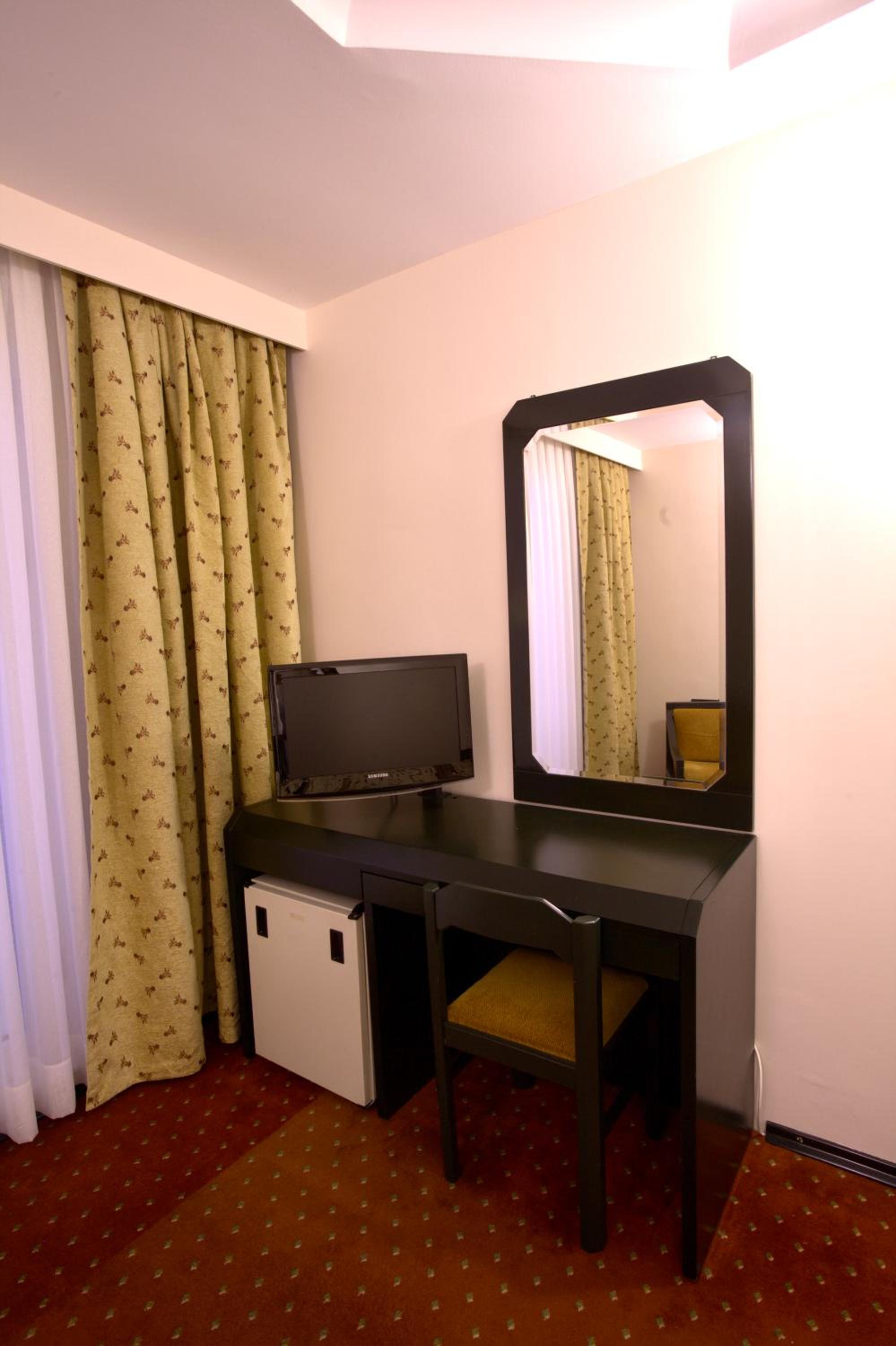 Istanbul Royal Hotel - Image 139