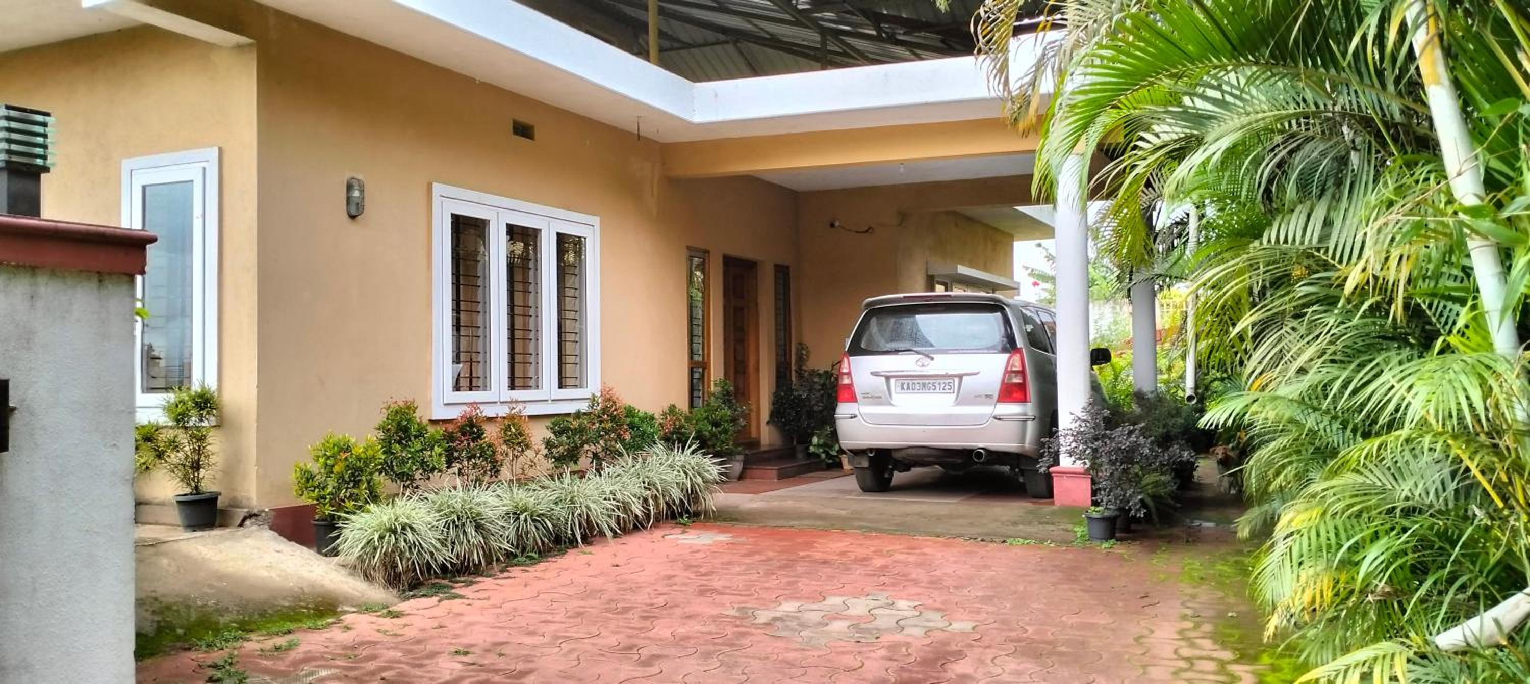 Holidayincoorg Orchid Villa view 4