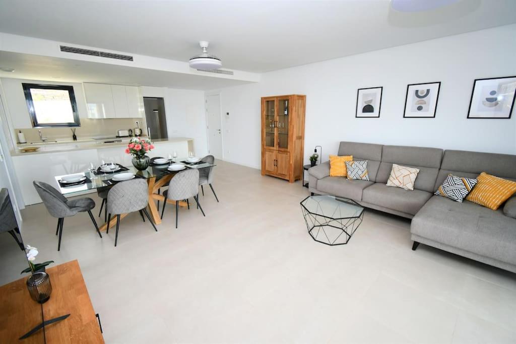 Casa Kerr - Luxury Apt - Sleeps 9 - Los Boliches