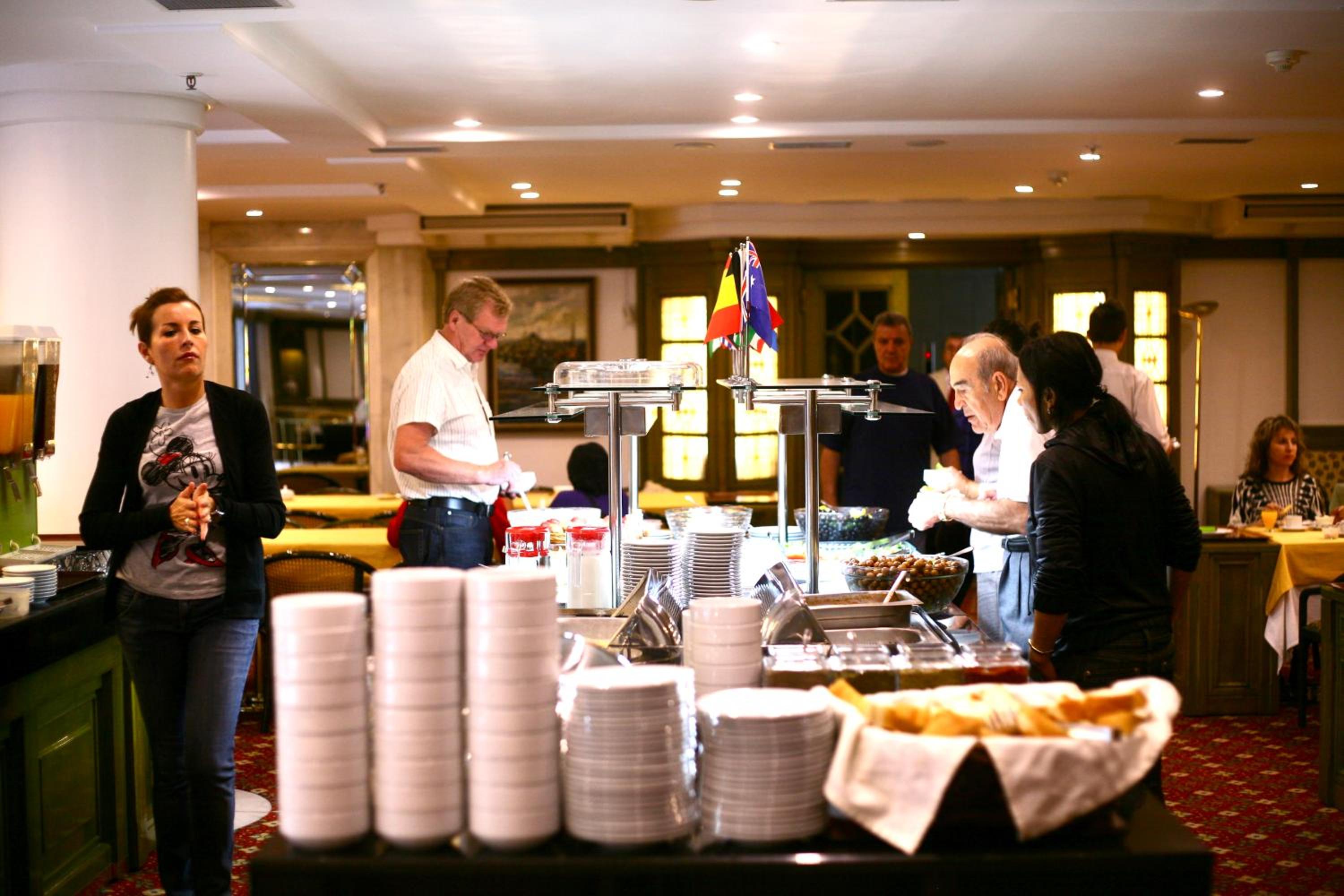 Istanbul Royal Hotel - Image 42