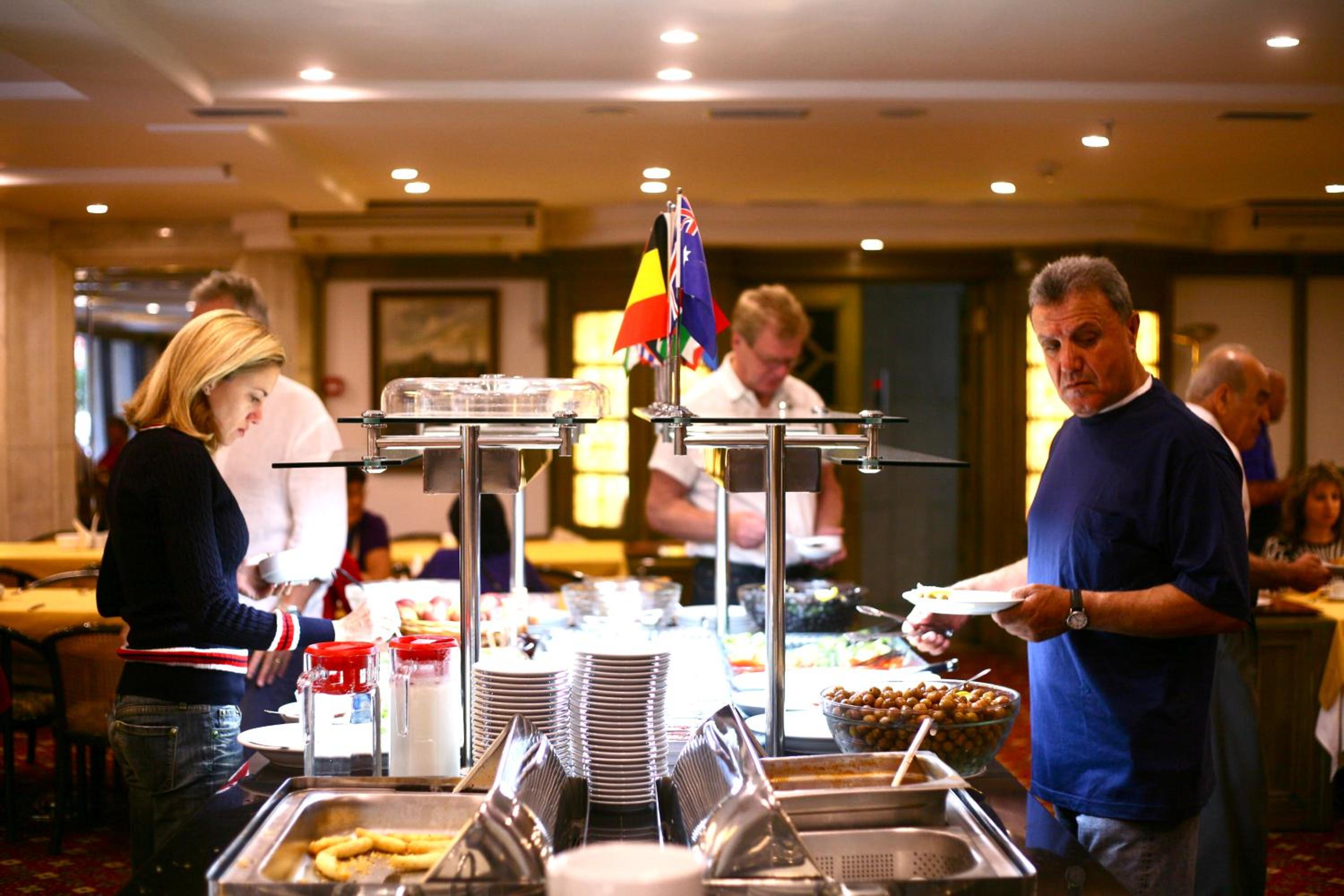 Istanbul Royal Hotel - Image 69