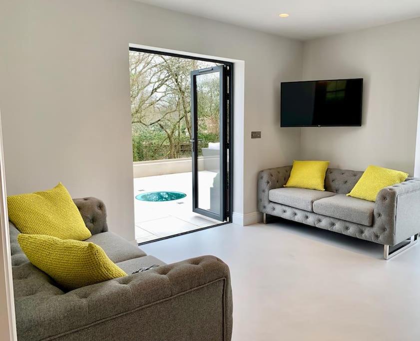 Unique house with Hot Tub in rural New Forest