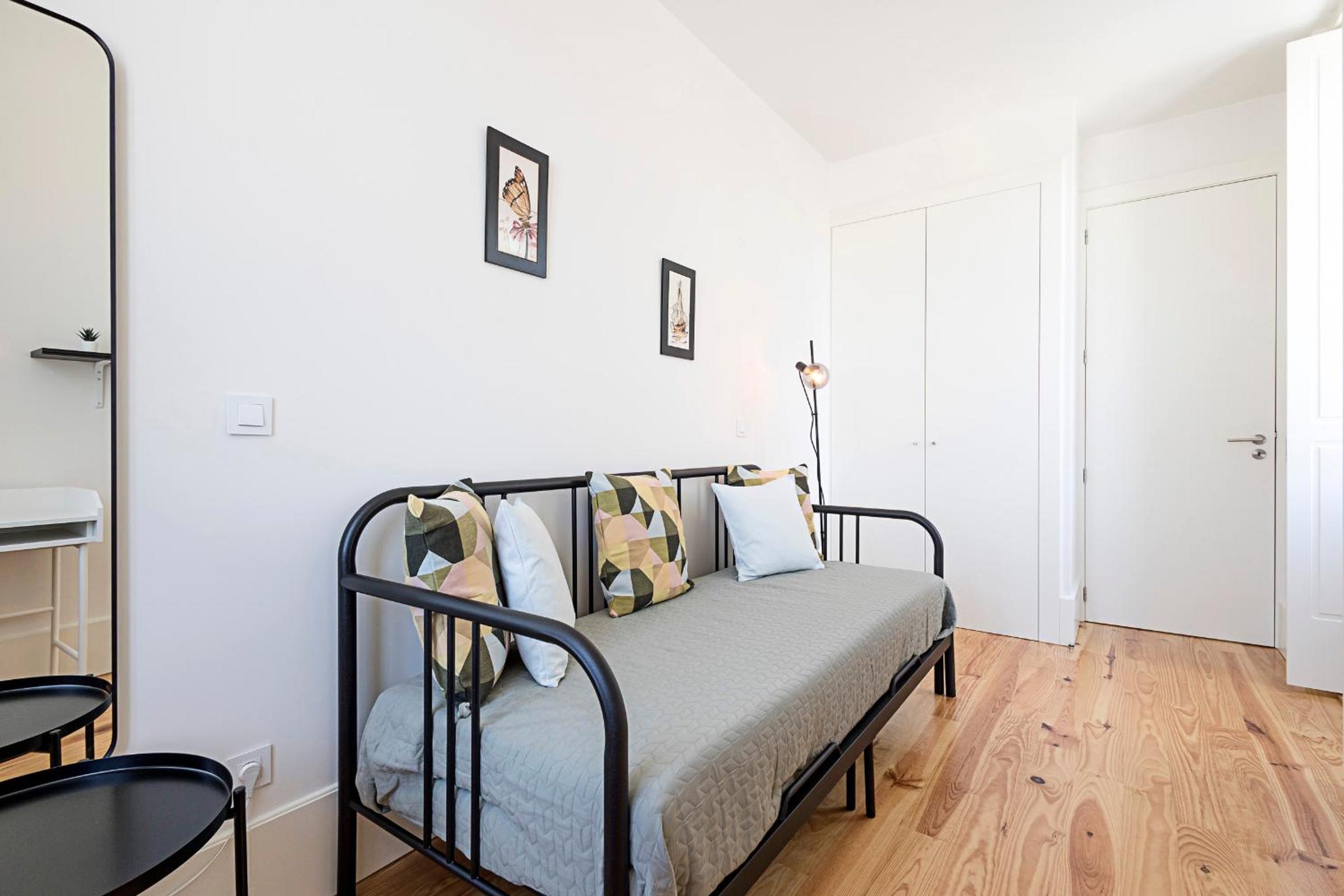 Cozy and Homely Getaway by LovelyStay view 5