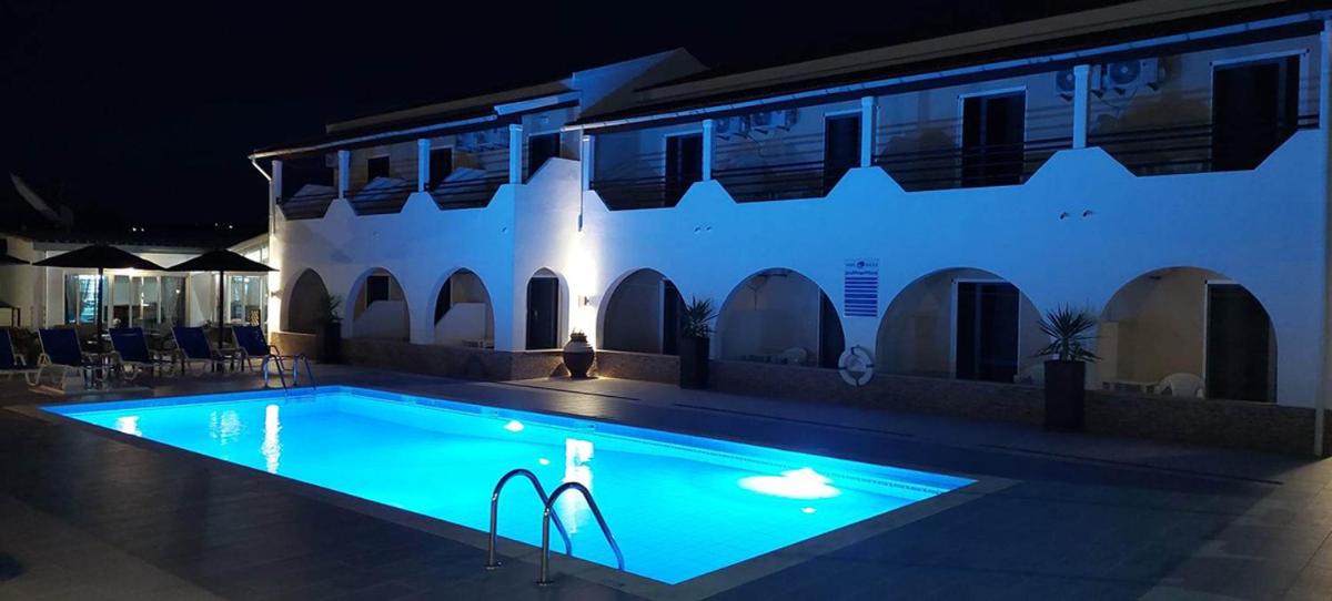 Bardis Sun Studios en Arillas — swimming pool