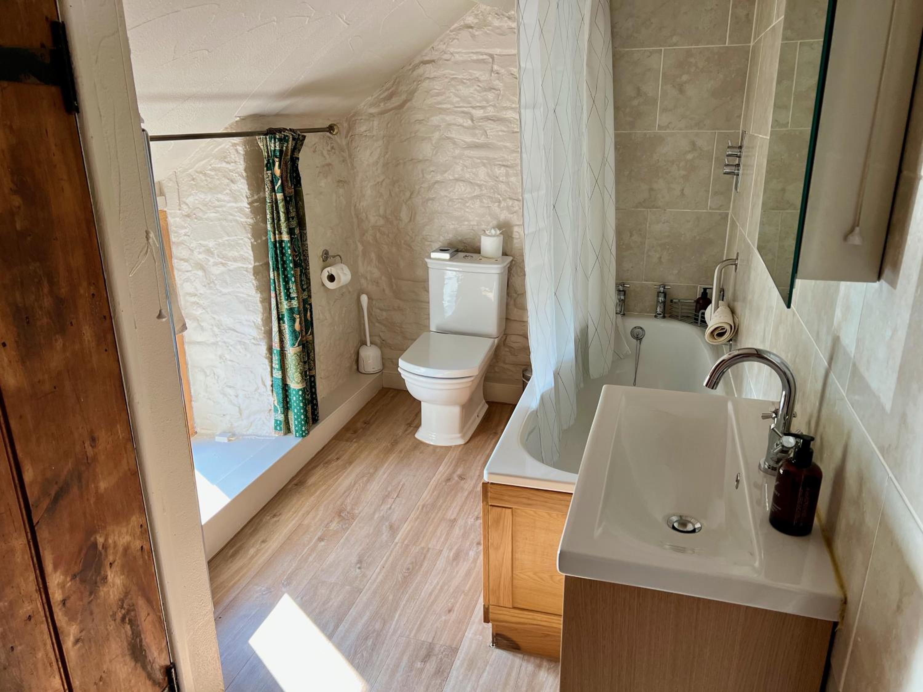 Baddegai Holiday Cottage