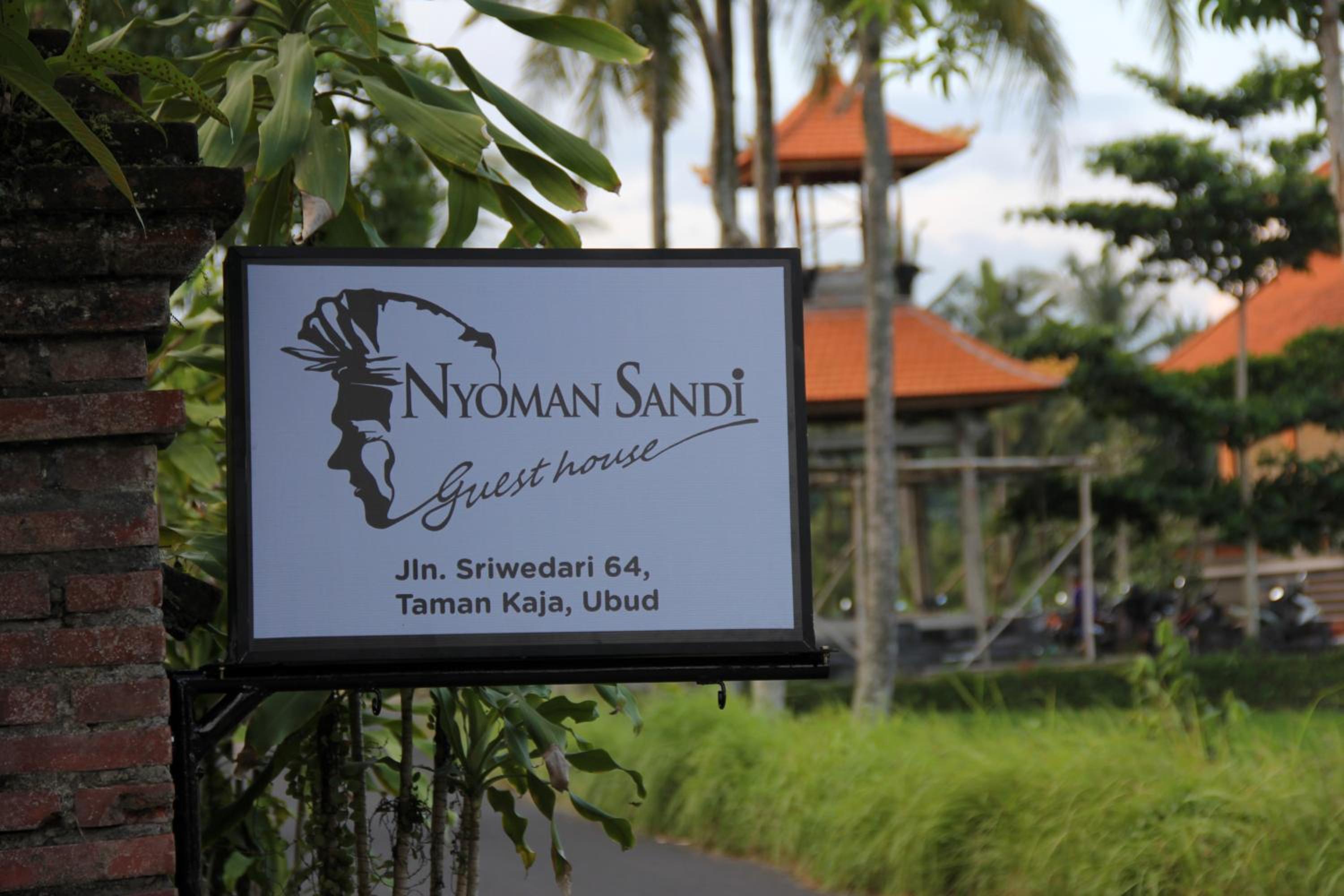 Nyoman Sandi Guest House