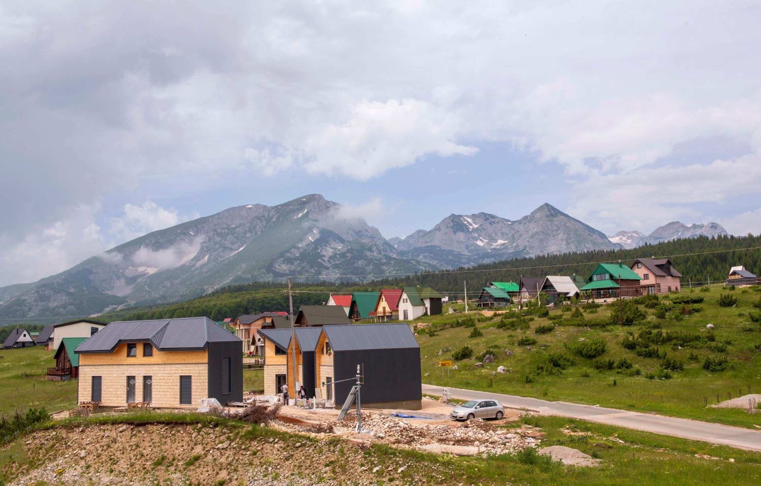 Moticki Gaj Cottage view 4