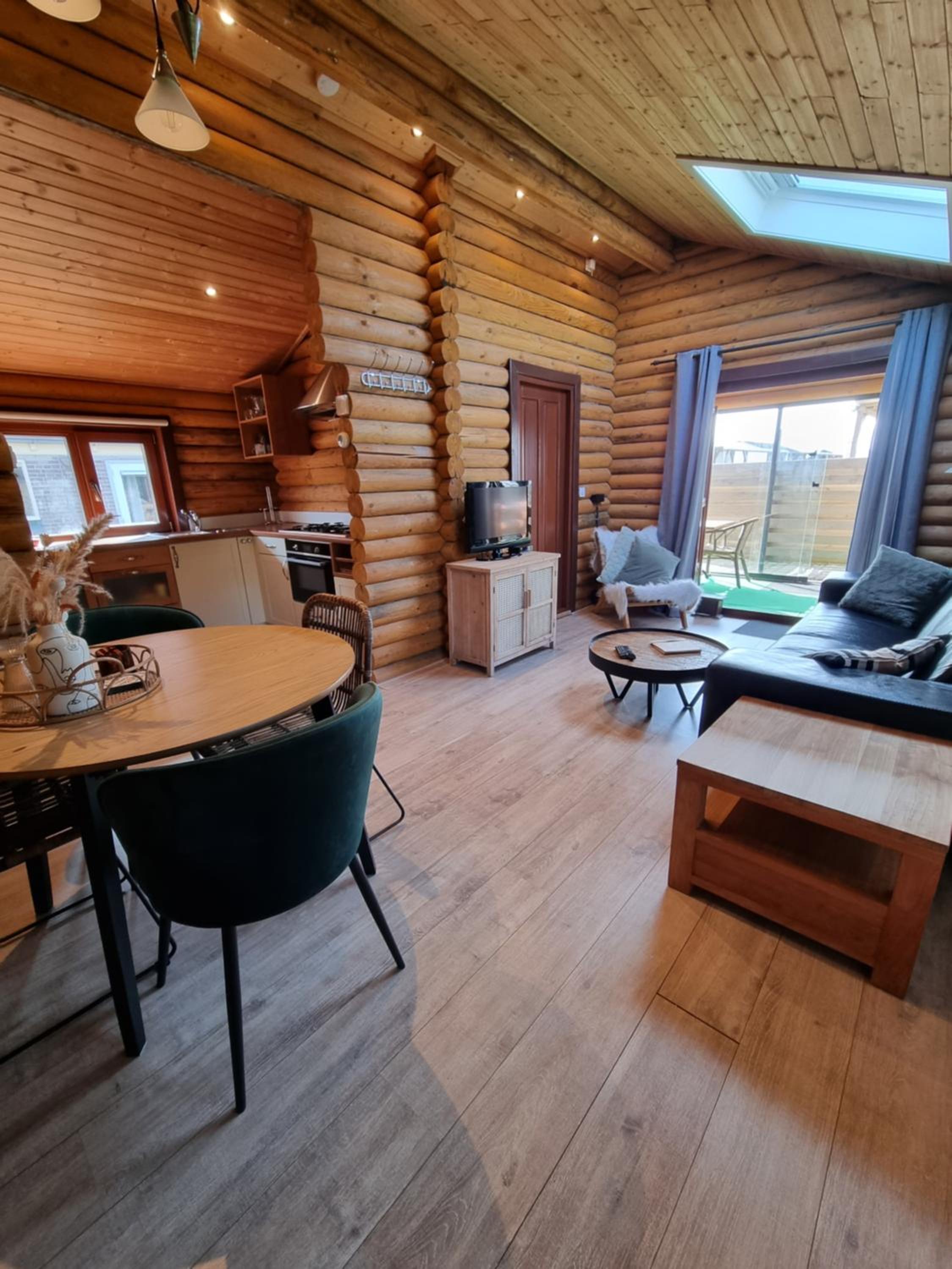 Finse Woning op Camping De Tulpenweide view 5