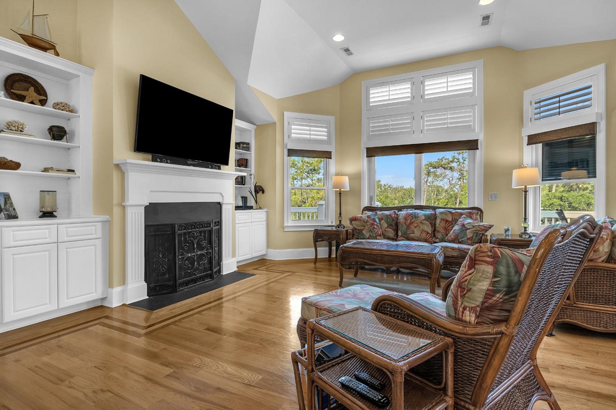 Rey Del Mar by Oak Island Accommodations view 5