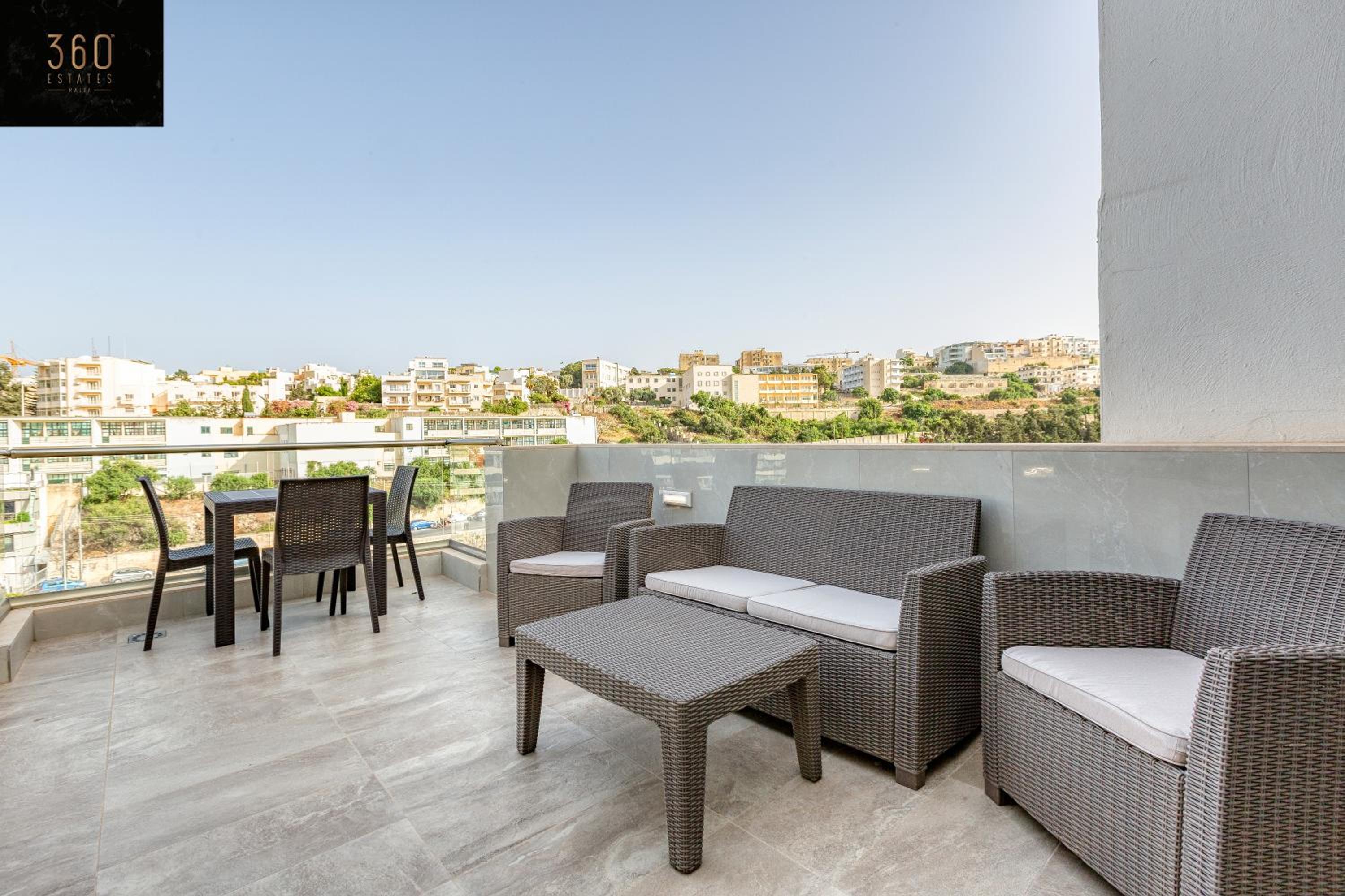 Beautiful, spacious APT with BBQ & private terrace by 360 Estates — St Julian's