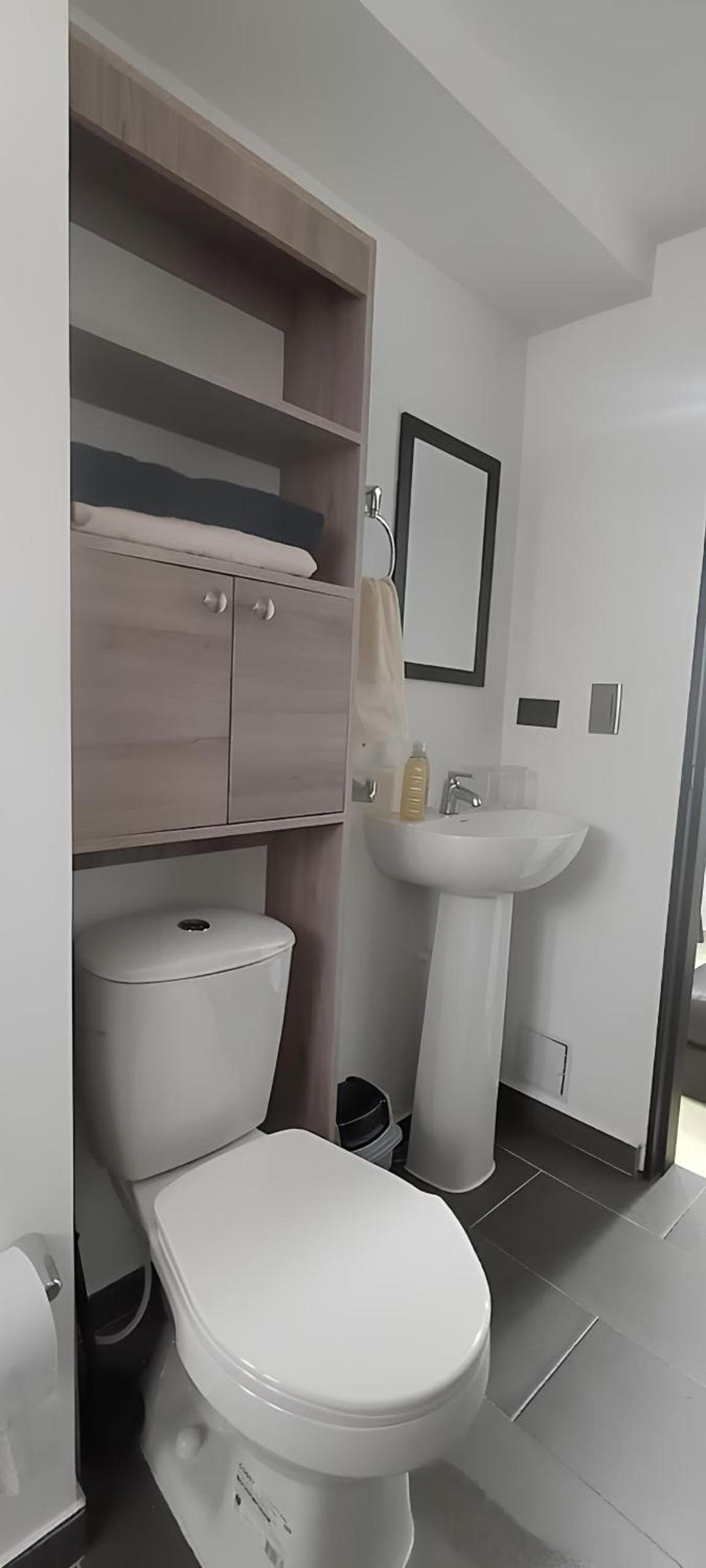 Elegancia Urbana: Aparta Estudio