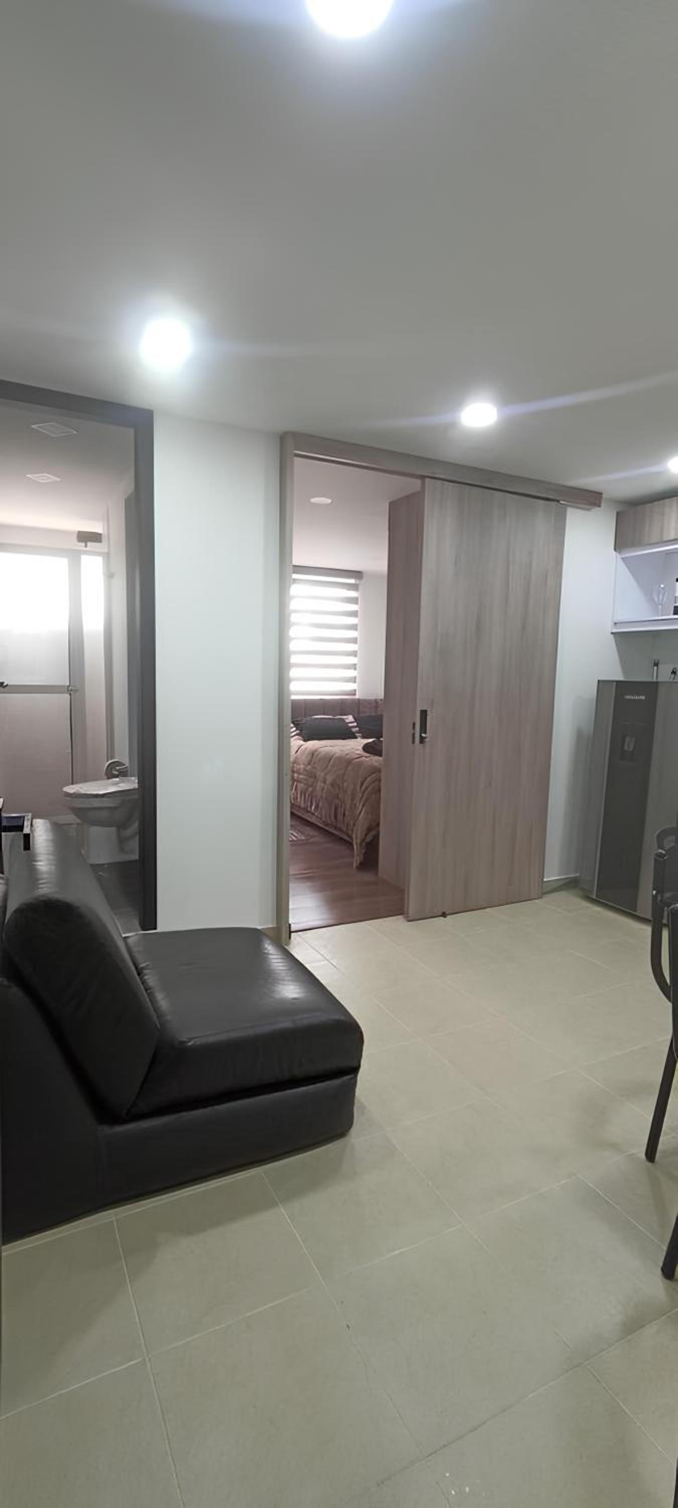 Elegancia Urbana: Aparta Estudio