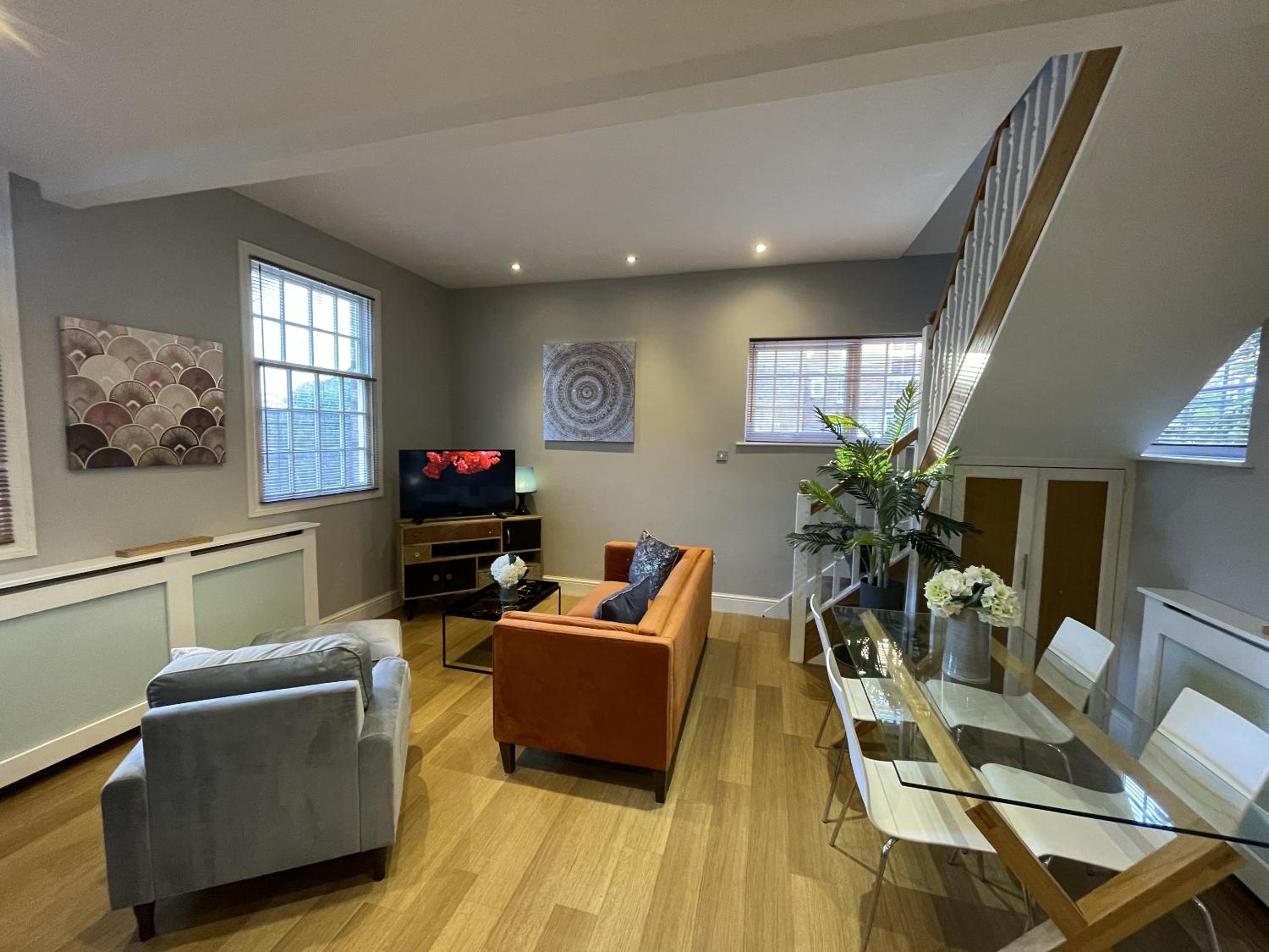 Luxury 3-bed Victorian Townhouse Hosted by Hutch Lifestyle