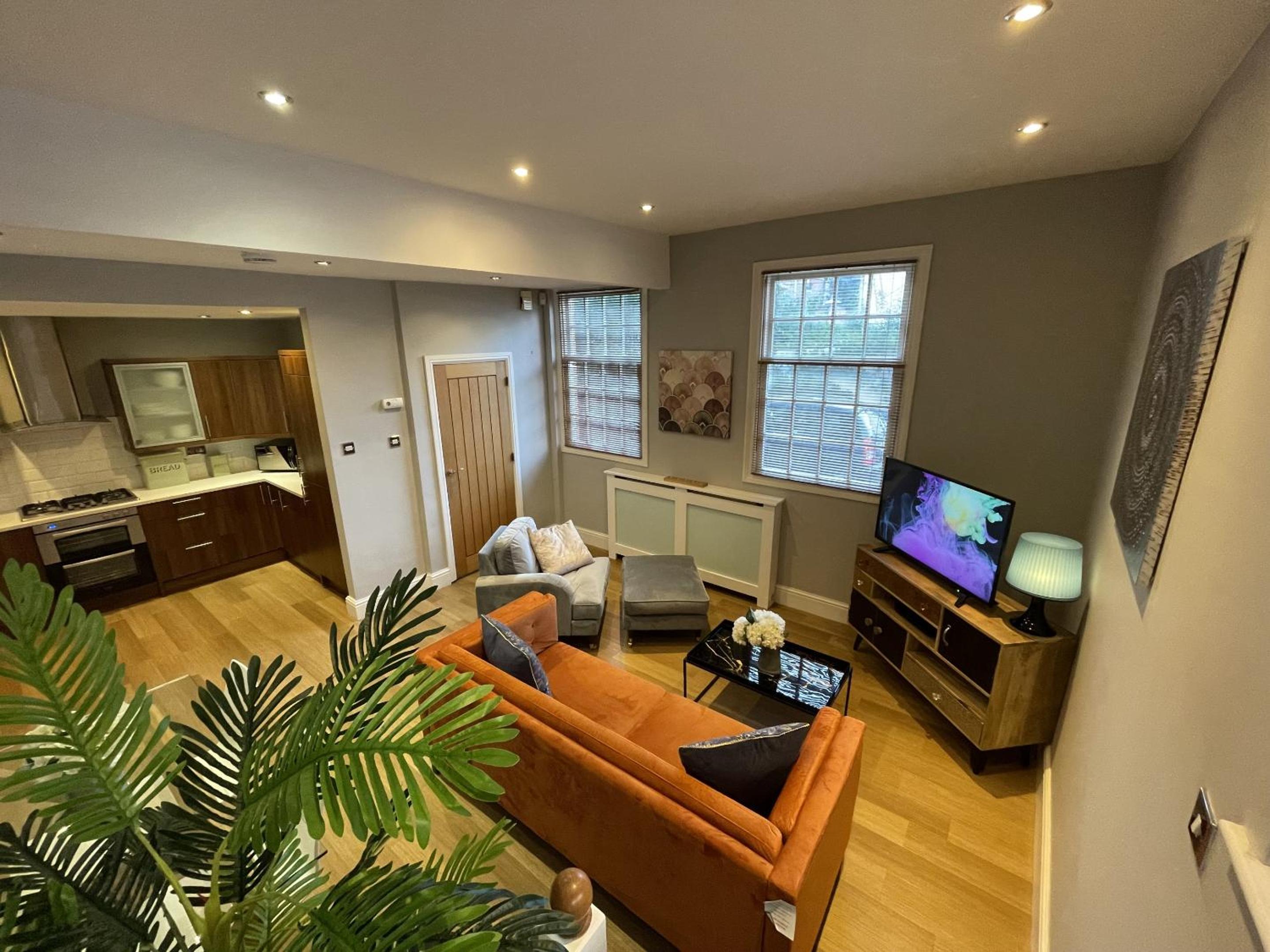 Luxury 3-bed Victorian Townhouse Hosted by Hutch Lifestyle