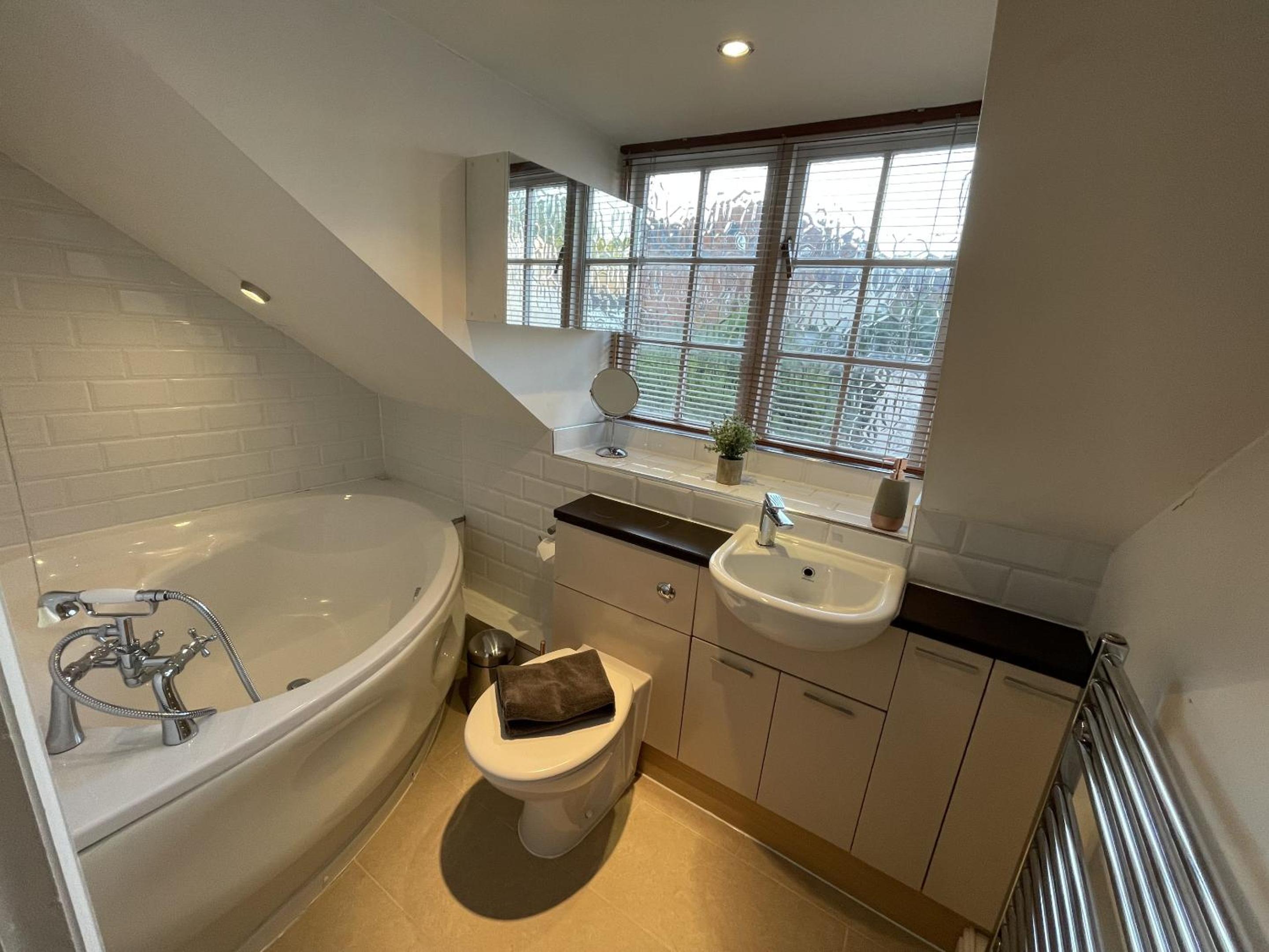 Luxury 3-bed Victorian Townhouse Hosted by Hutch Lifestyle