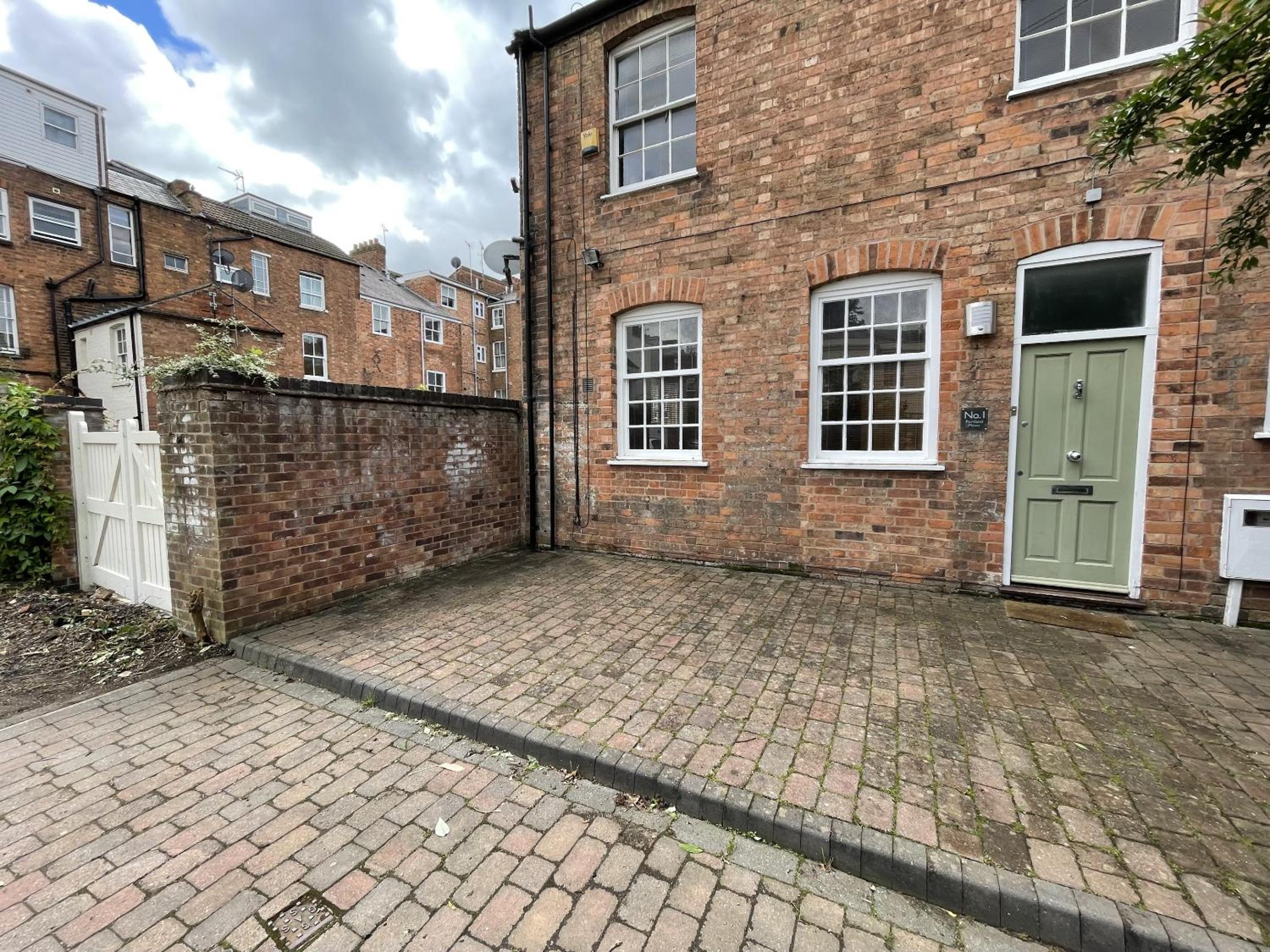 Luxury 3-bed Victorian Townhouse Hosted by Hutch Lifestyle