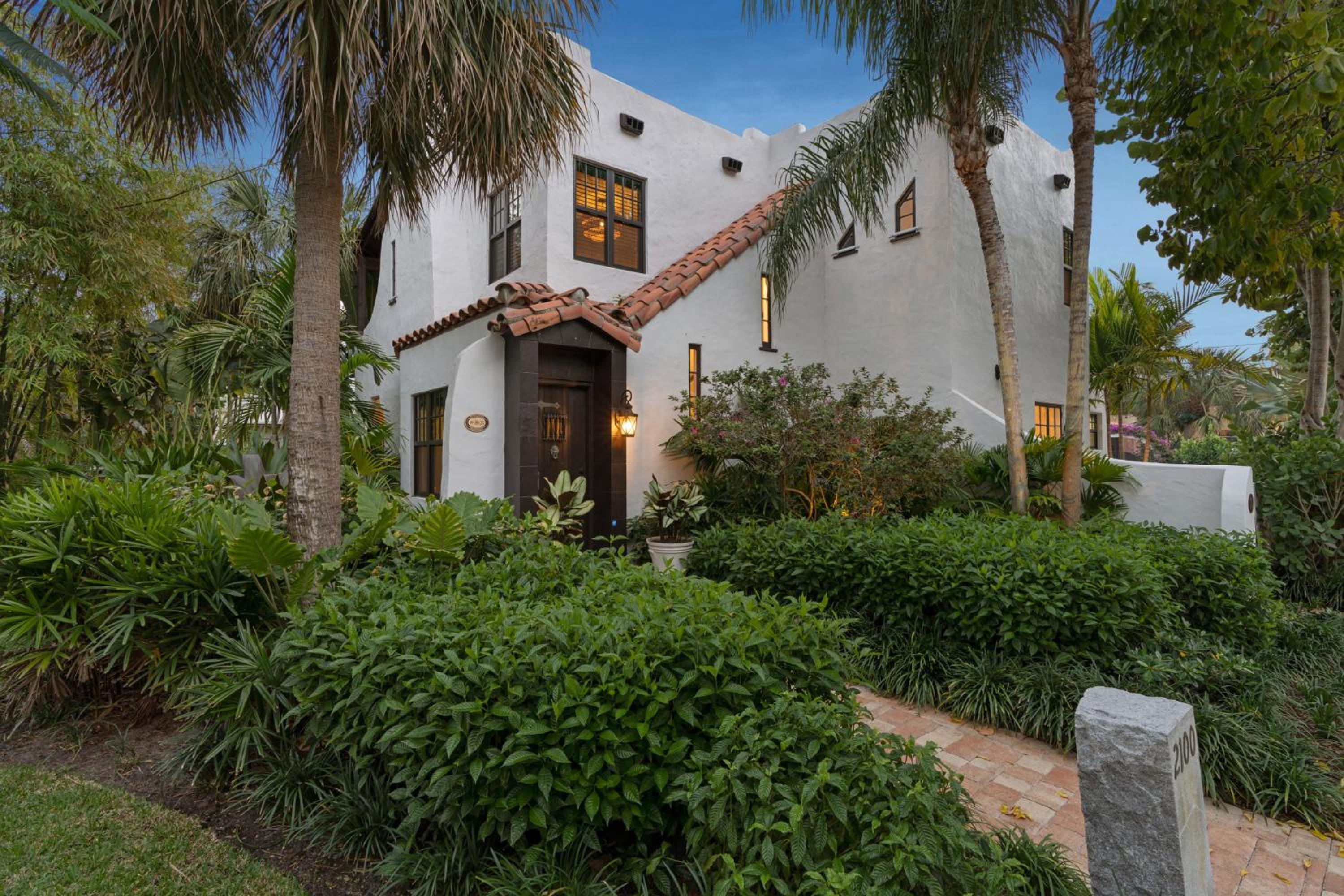 Casa Michaeline - Escape to a Glamorous Spanish Pool Oasis
