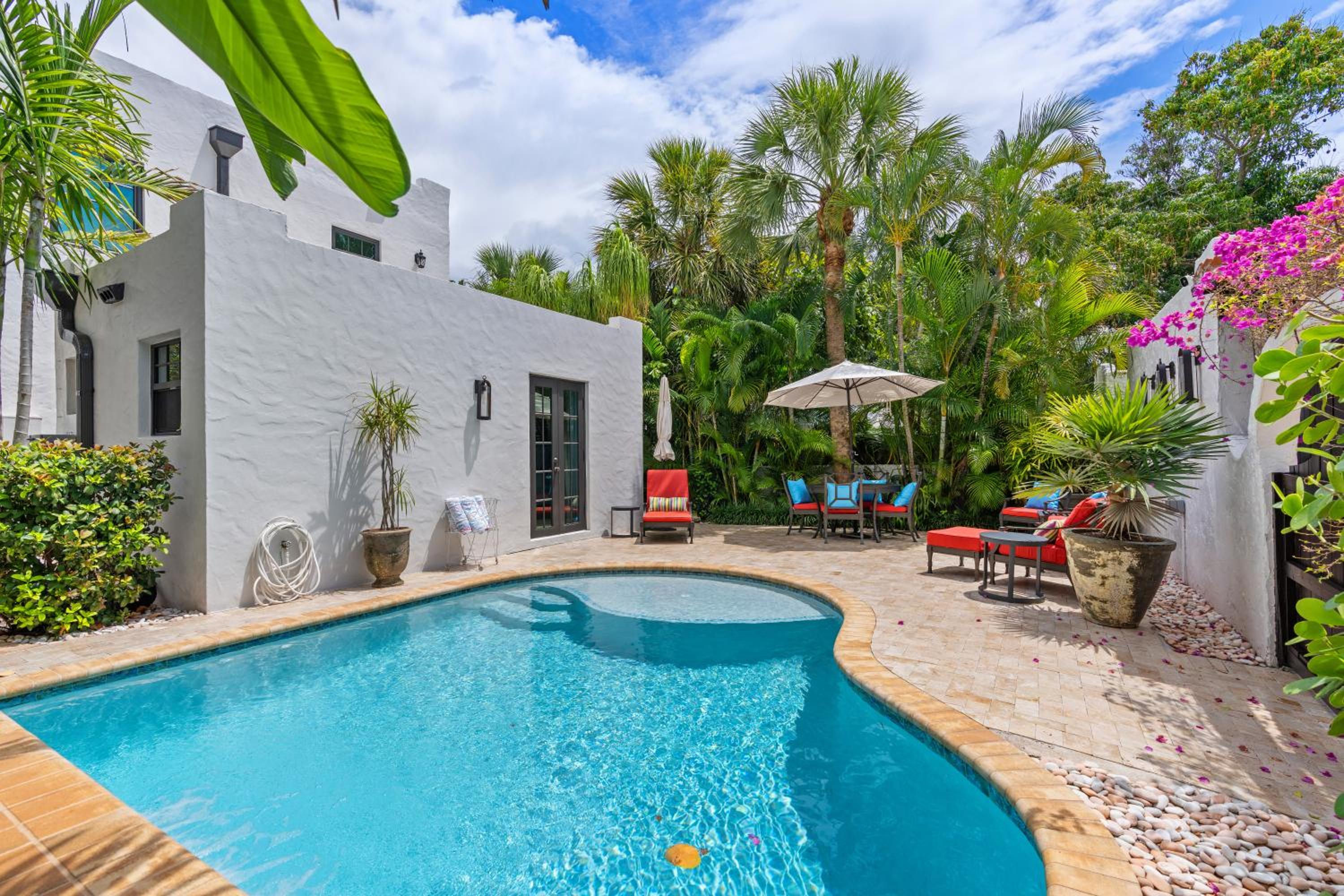 Casa Michaeline - Escape to a Glamorous Spanish Pool Oasis