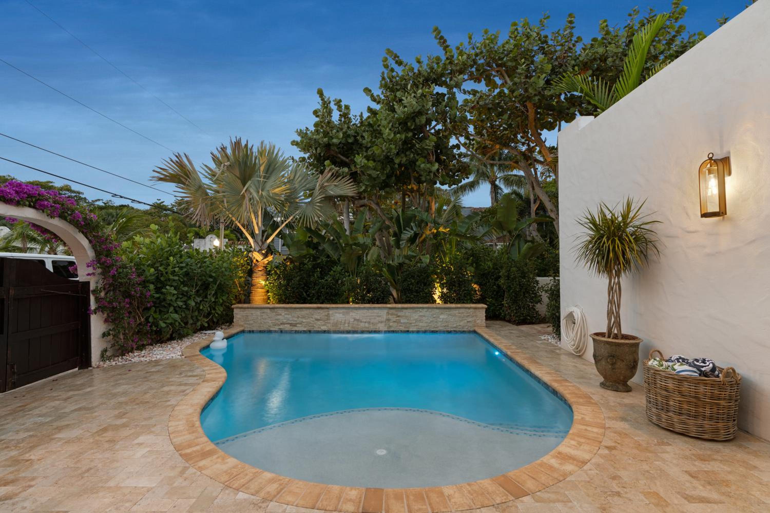 Casa Michaeline - Escape to a Glamorous Spanish Pool Oasis