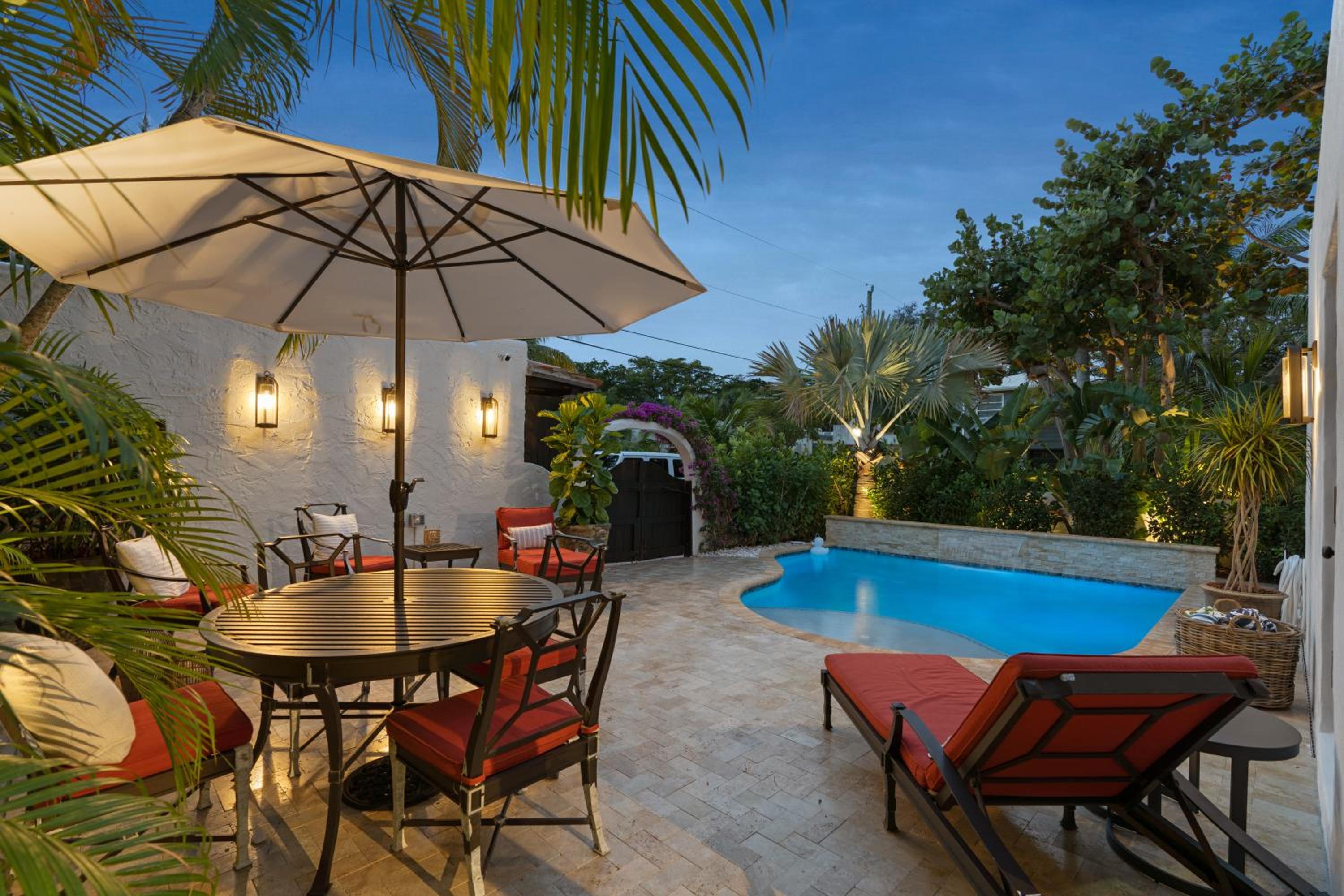Casa Michaeline - Escape to a Glamorous Spanish Pool Oasis
