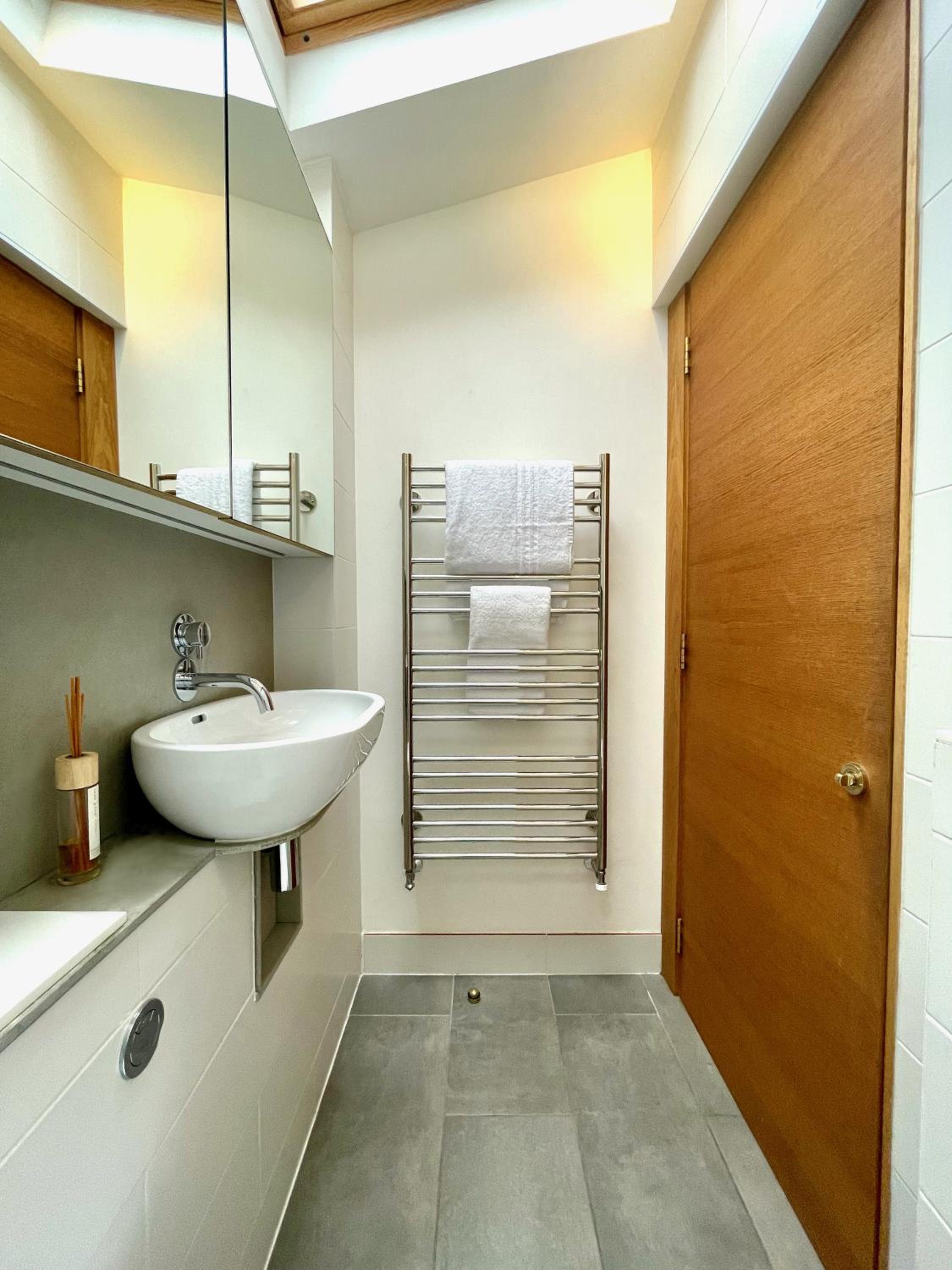 Stylish 2-bedroom Townhouse next to Brighton Station