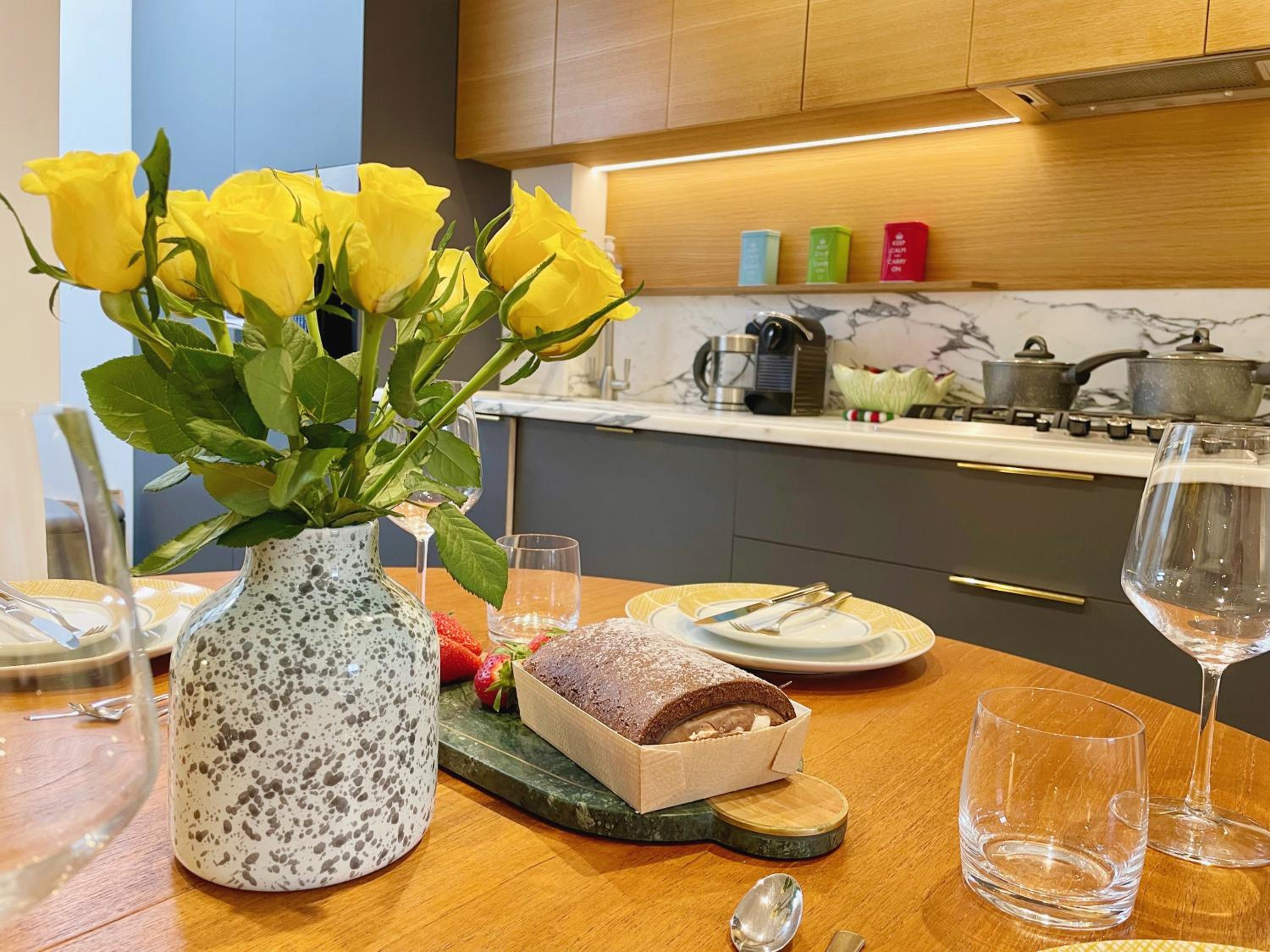 Stylish 2-bedroom Townhouse next to Brighton Station