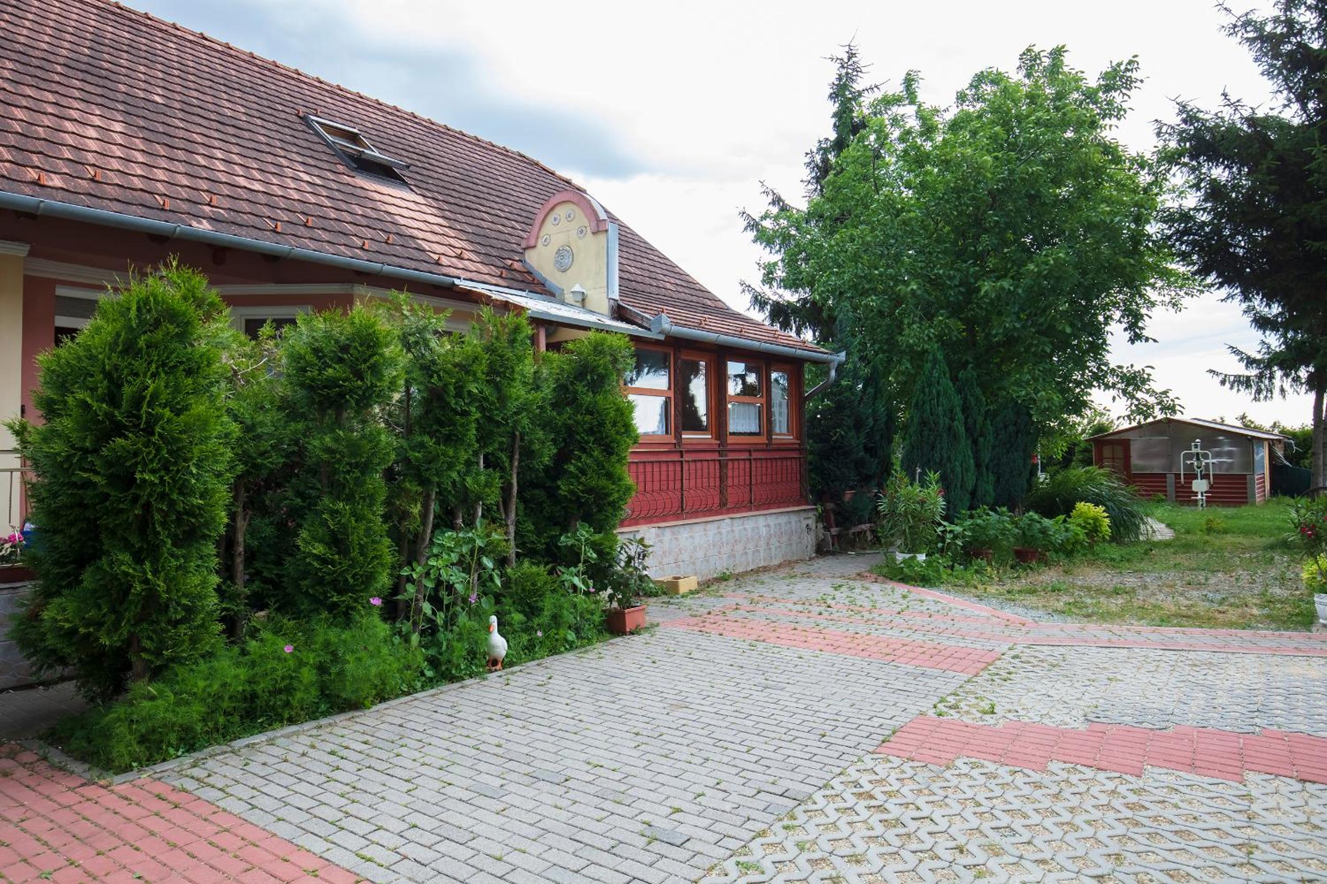 Négy Évszak Vidéki Nature Friendly Apartman view 3