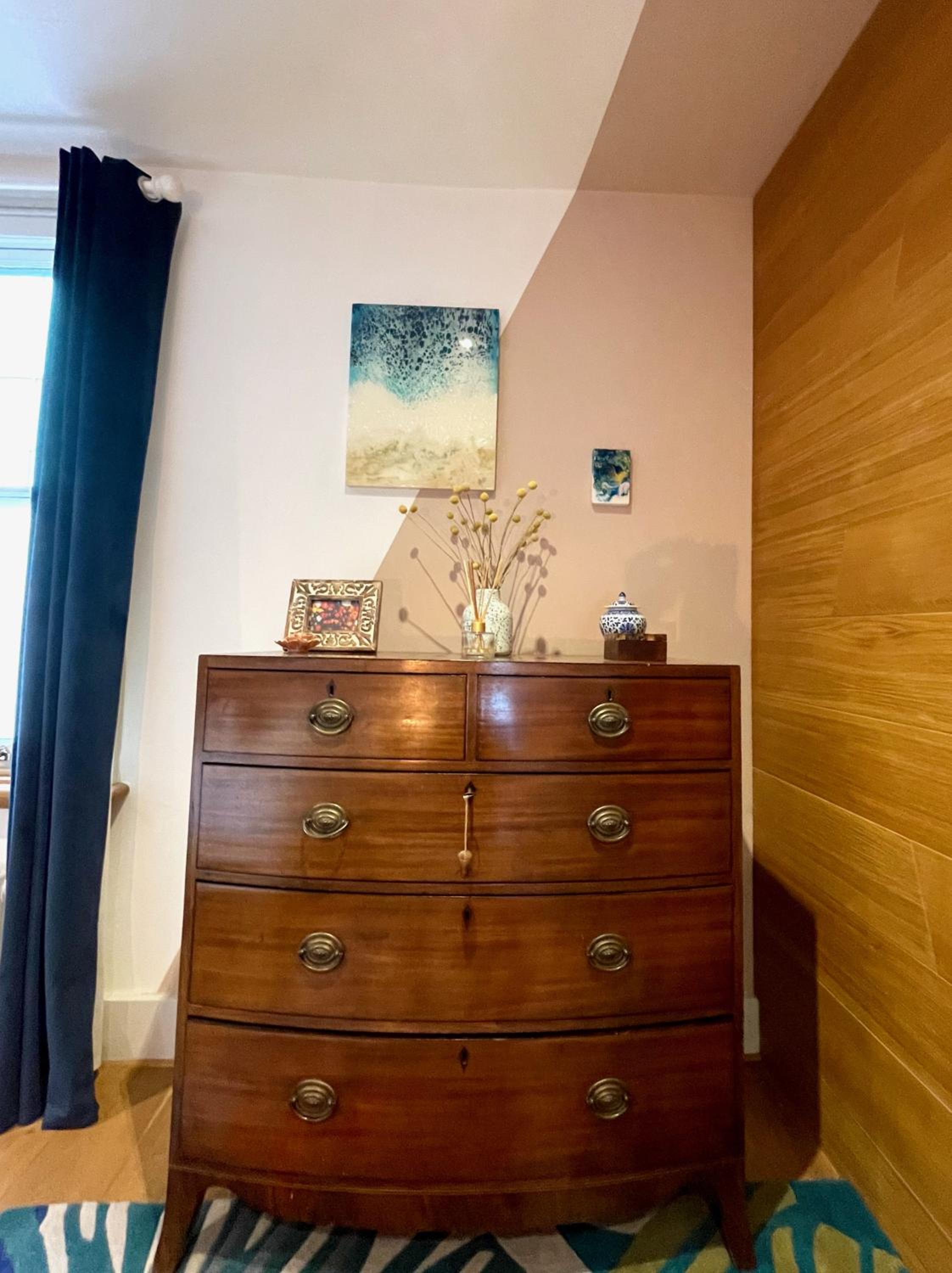 Stylish 2-bedroom Townhouse next to Brighton Station