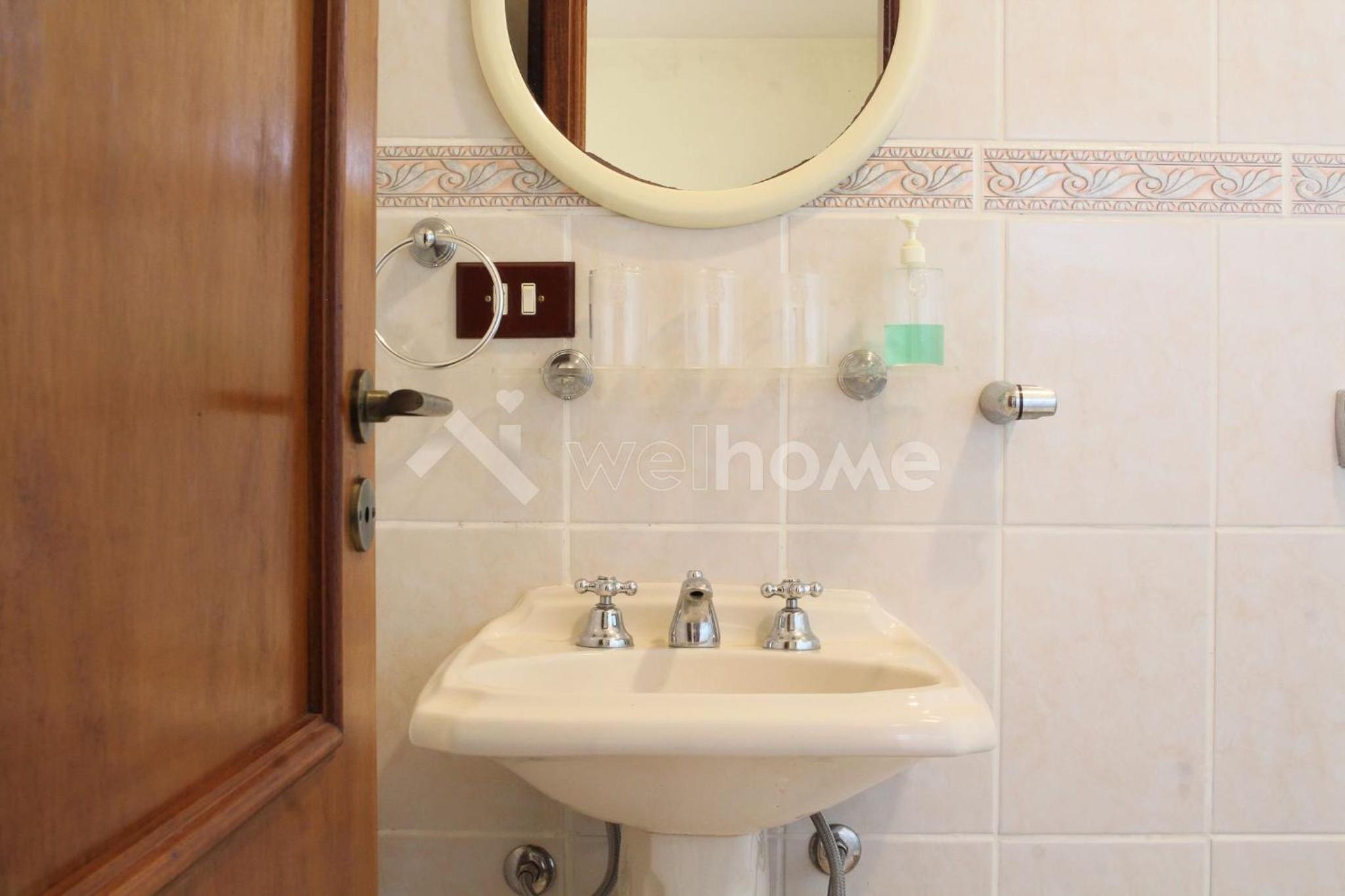 Casa em condomínio com piscina e acesso a represa