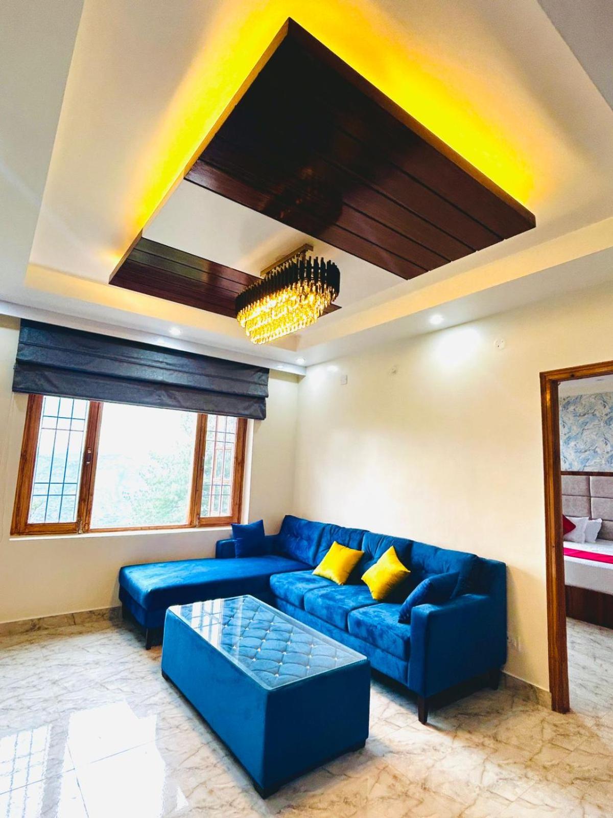 Wake Up to Valley View - 3BHK with Balcony - Mall Rd