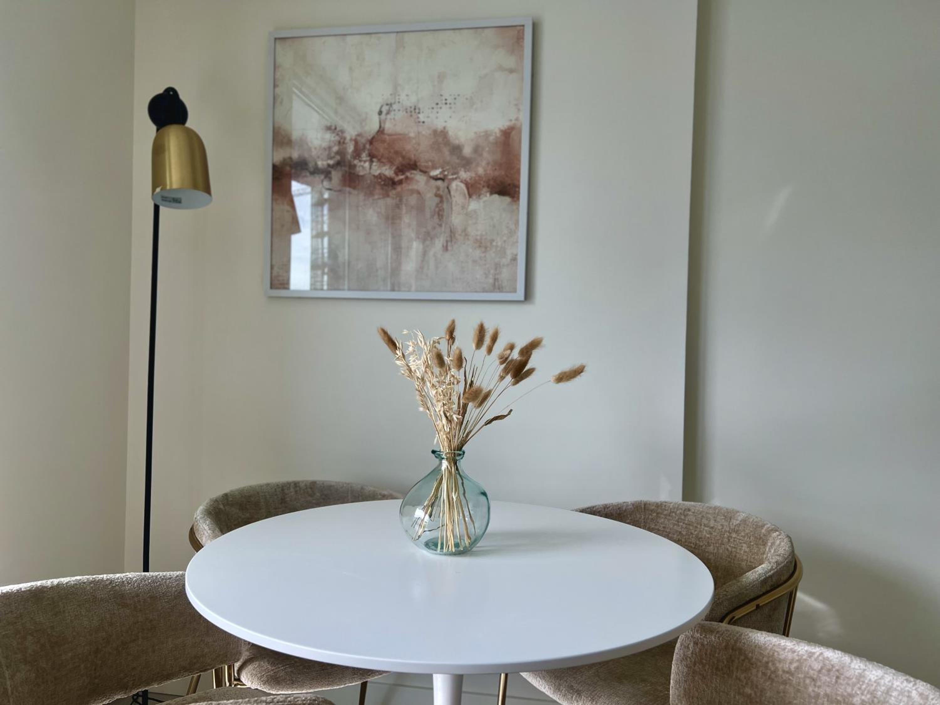 Luxury 1 Bed Apt With Pool Access In Eurocity view 4