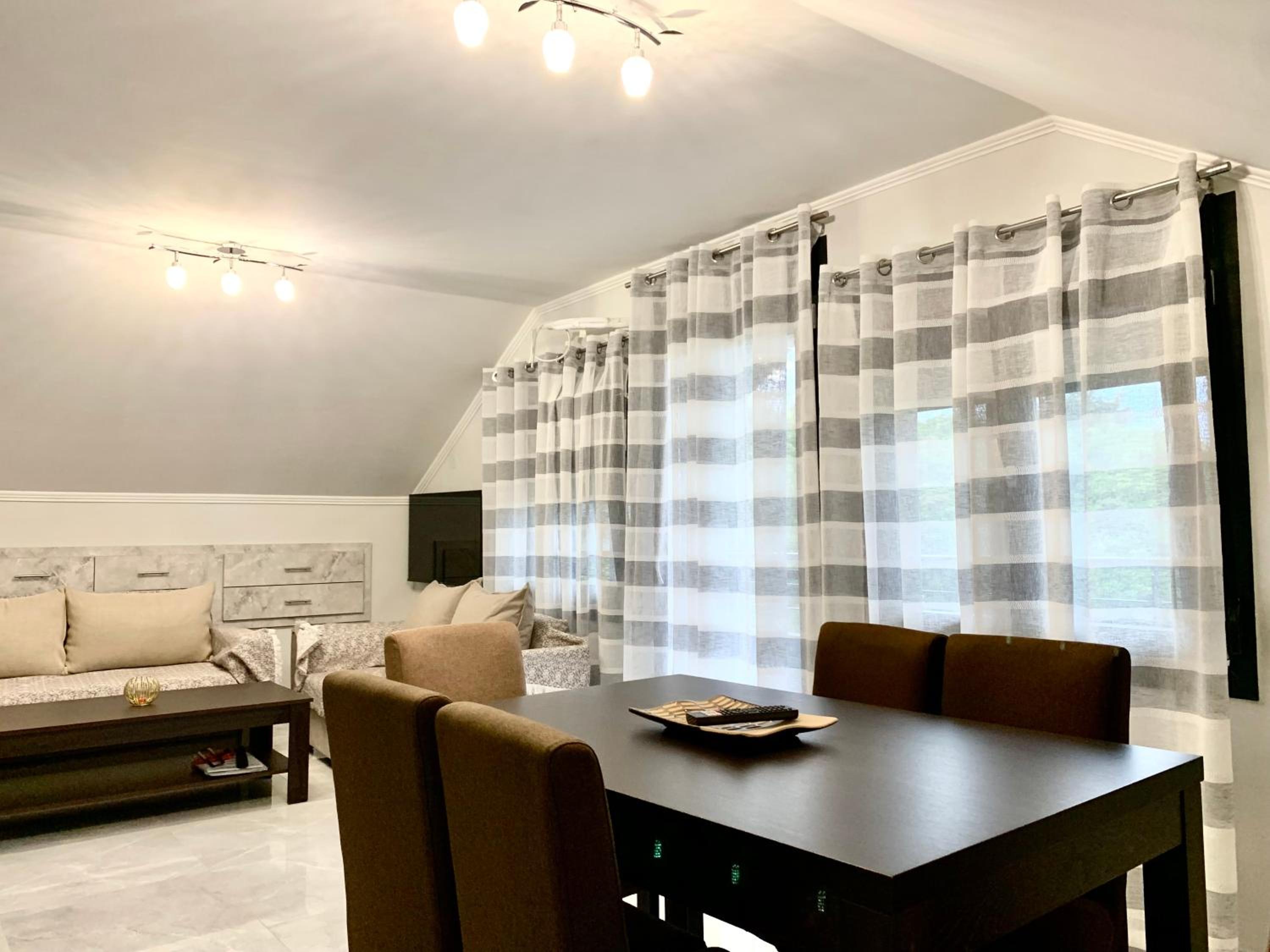 Coastal vista retreat