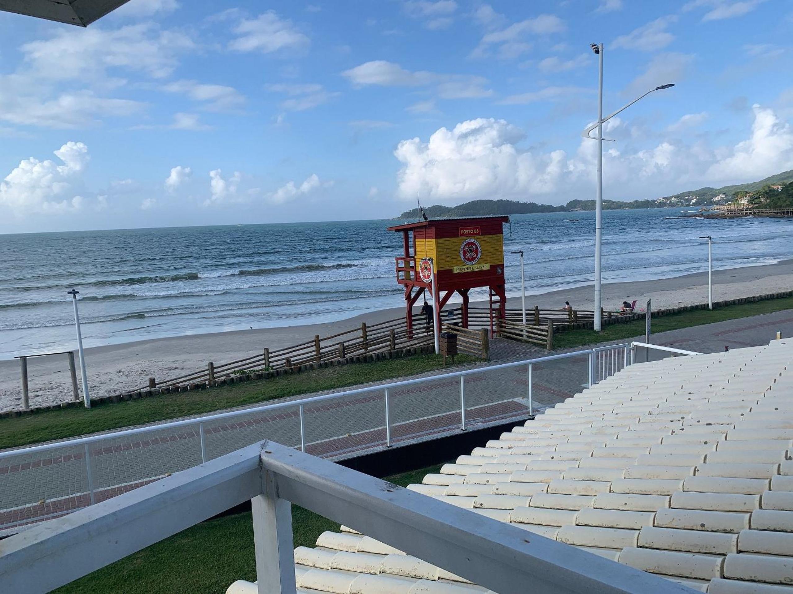413 - Casa frente Mar em Bombas-Bombinhas.