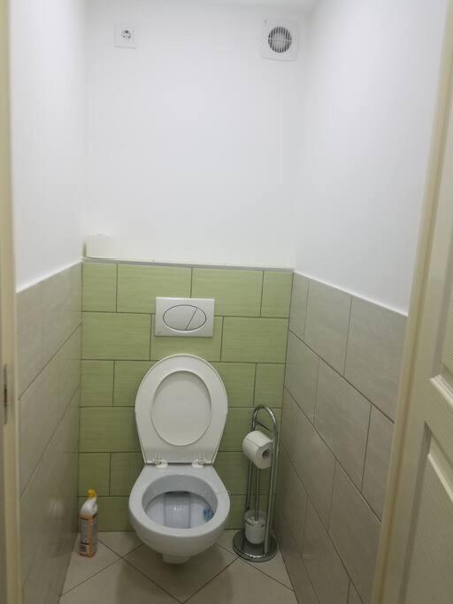 Big COZY - Skyfall Apartment 3 BDRM 6 BEDS 1&Half Baths