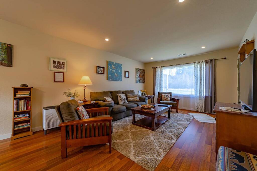 Elk Meadow Cabins 15A Lady Bird Suite view 3