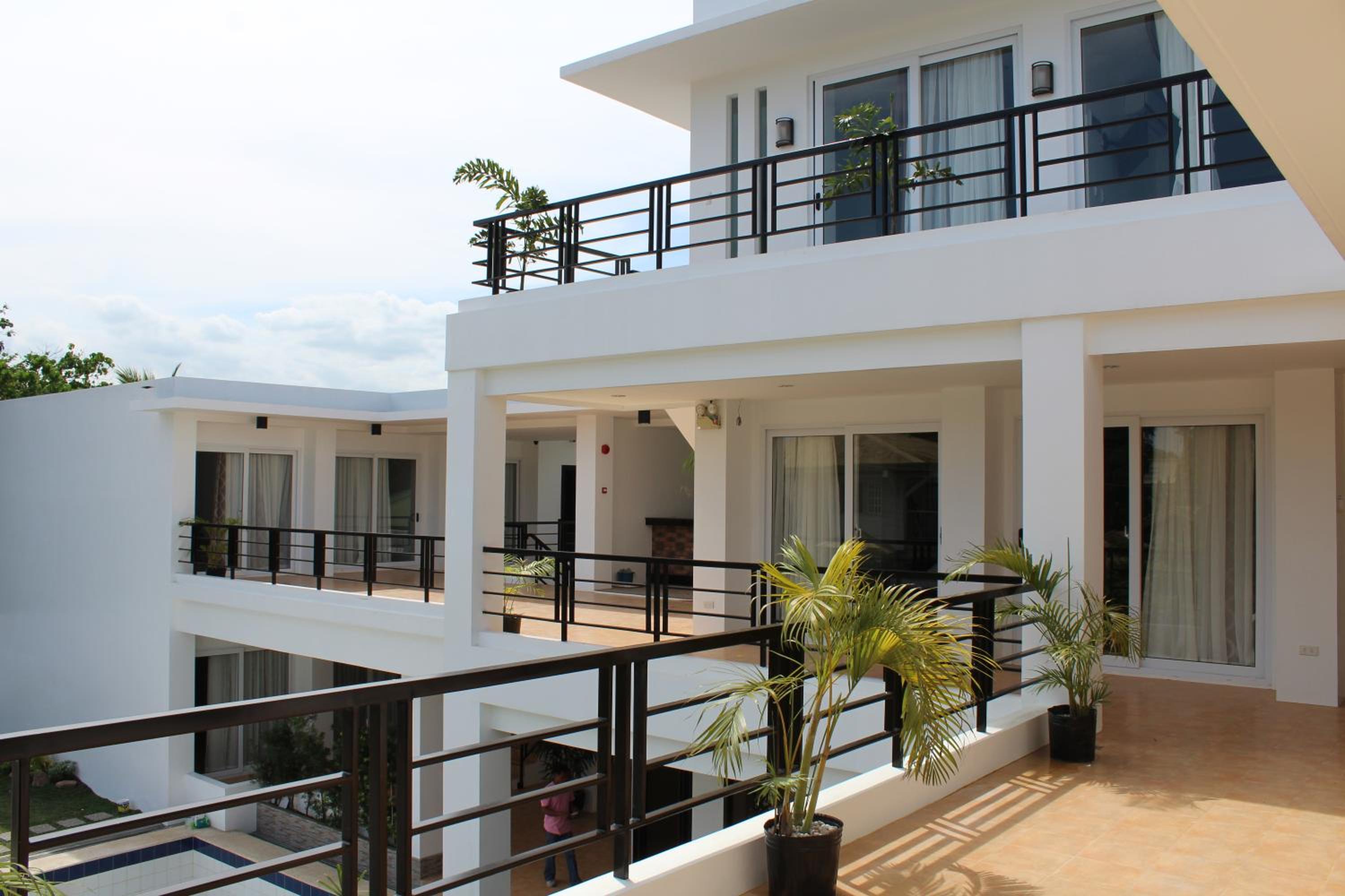 Be-ing Suites