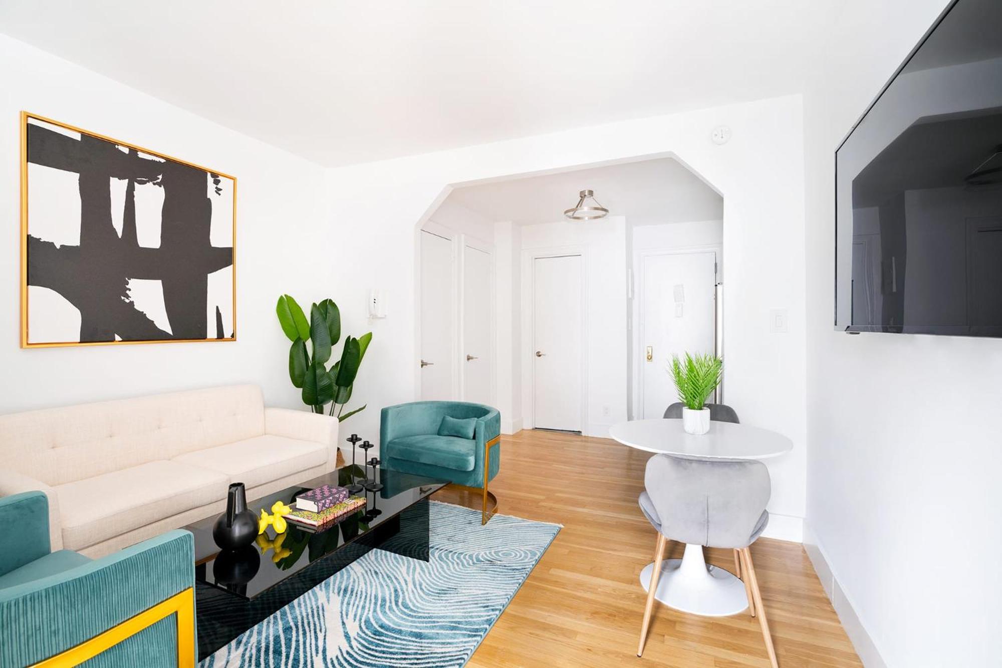 444-3F Newly renovated 1BR in Hell's Kitchen