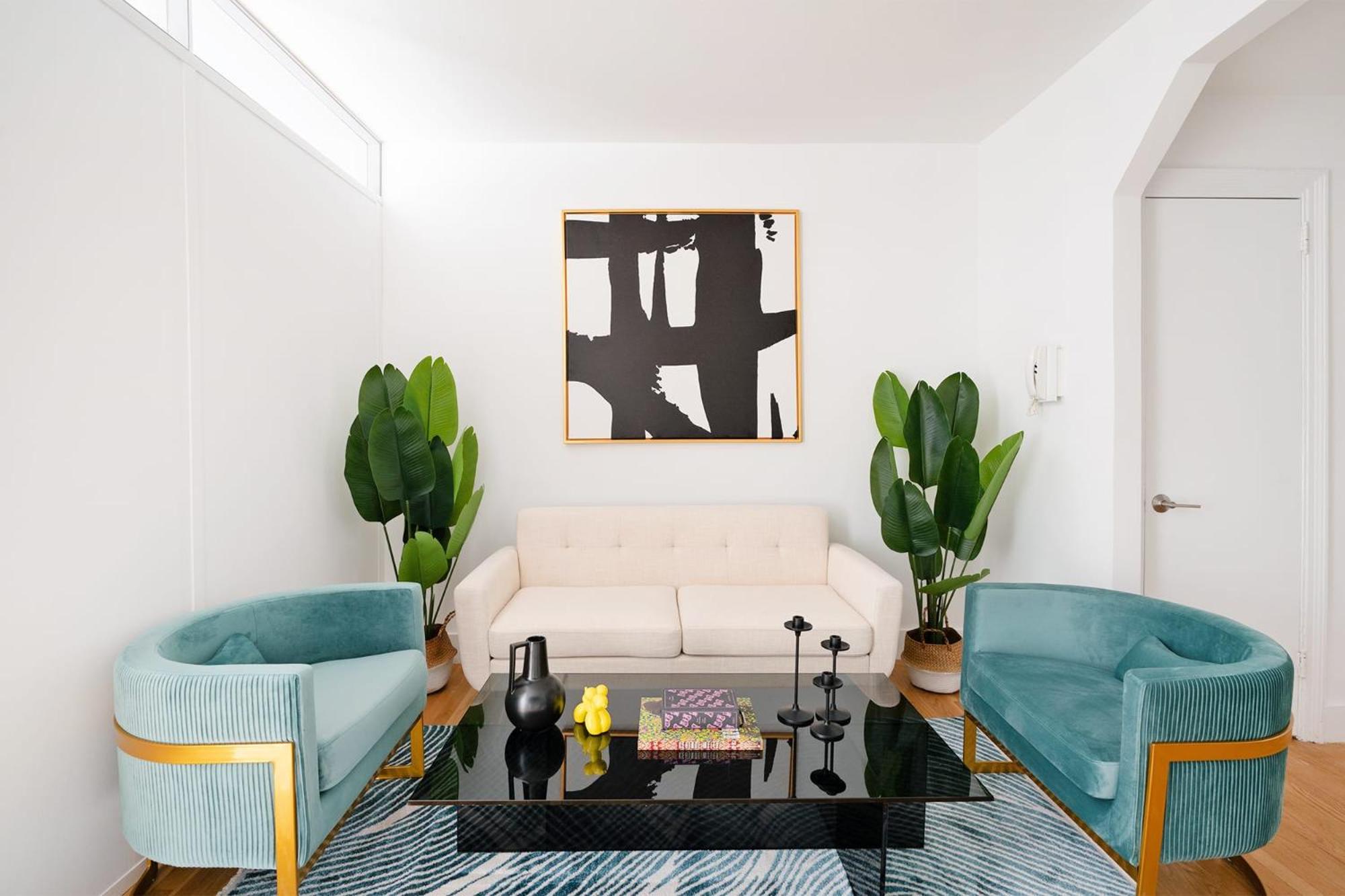 444-3F Newly renovated 1BR in Hell's Kitchen