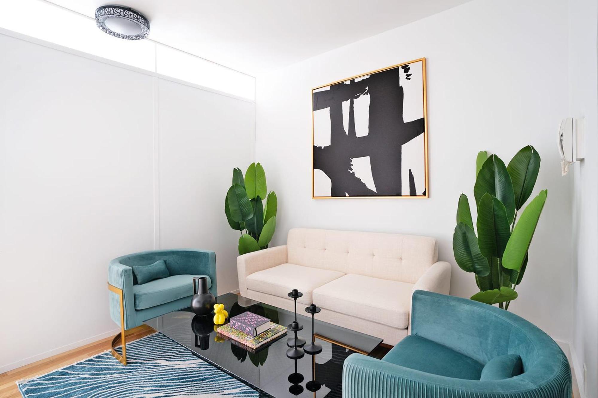 444-3F Newly renovated 1BR in Hell's Kitchen