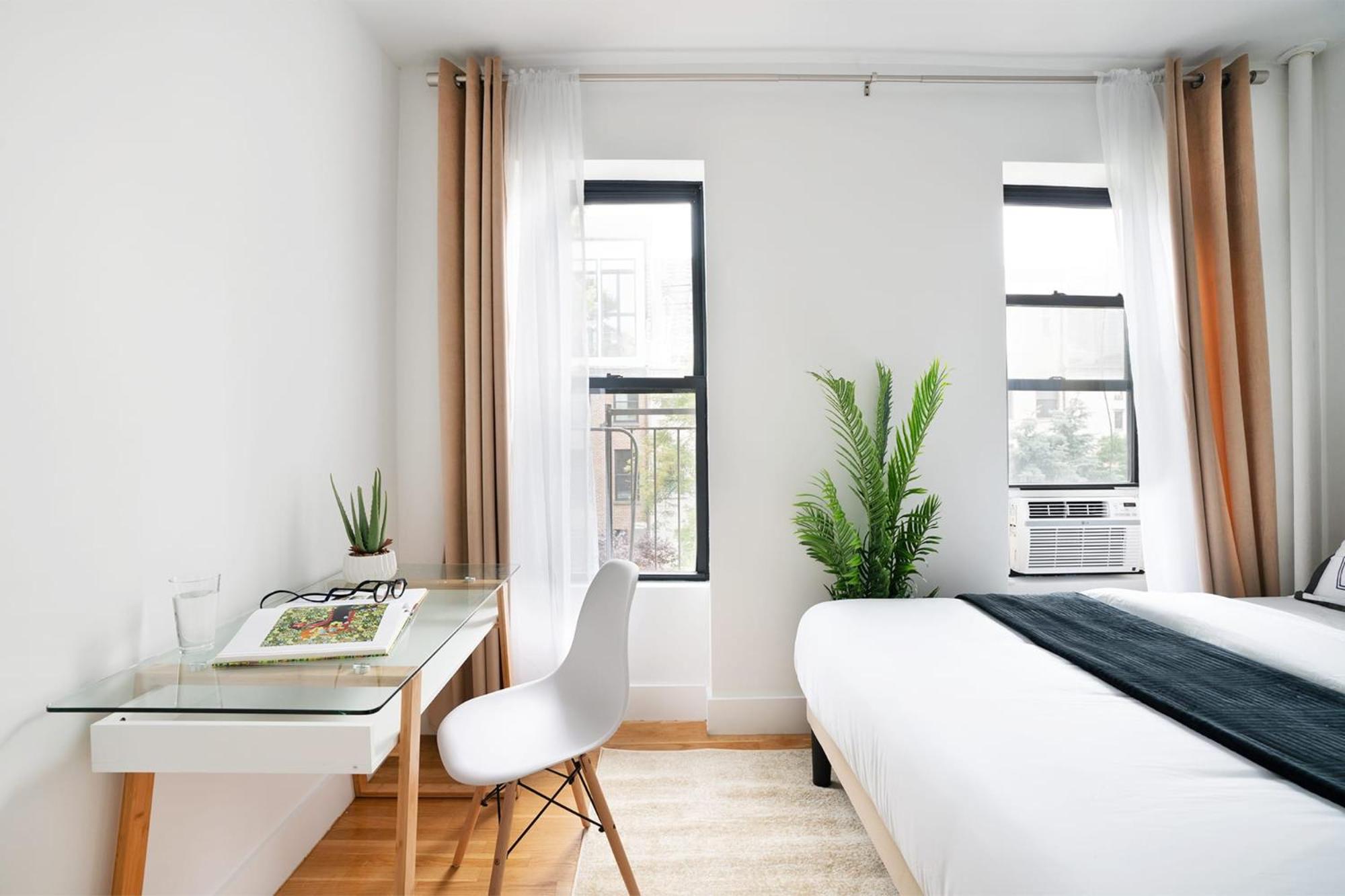 444-3F Newly renovated 1BR in Hell's Kitchen