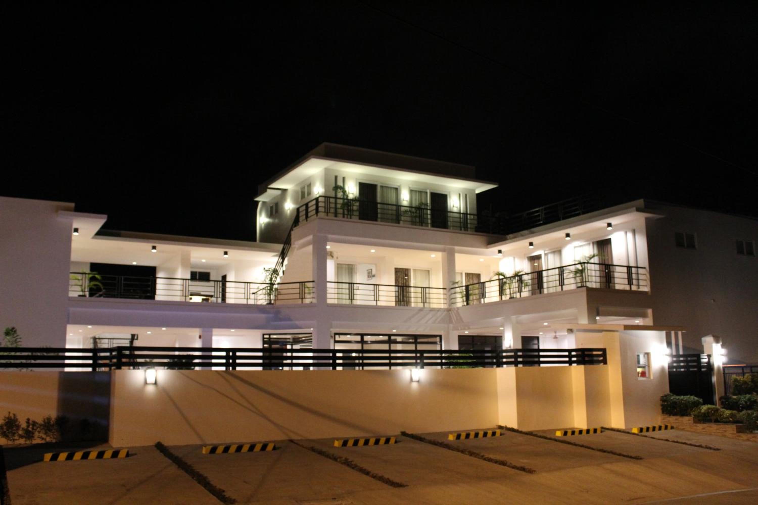 Be-ing Suites