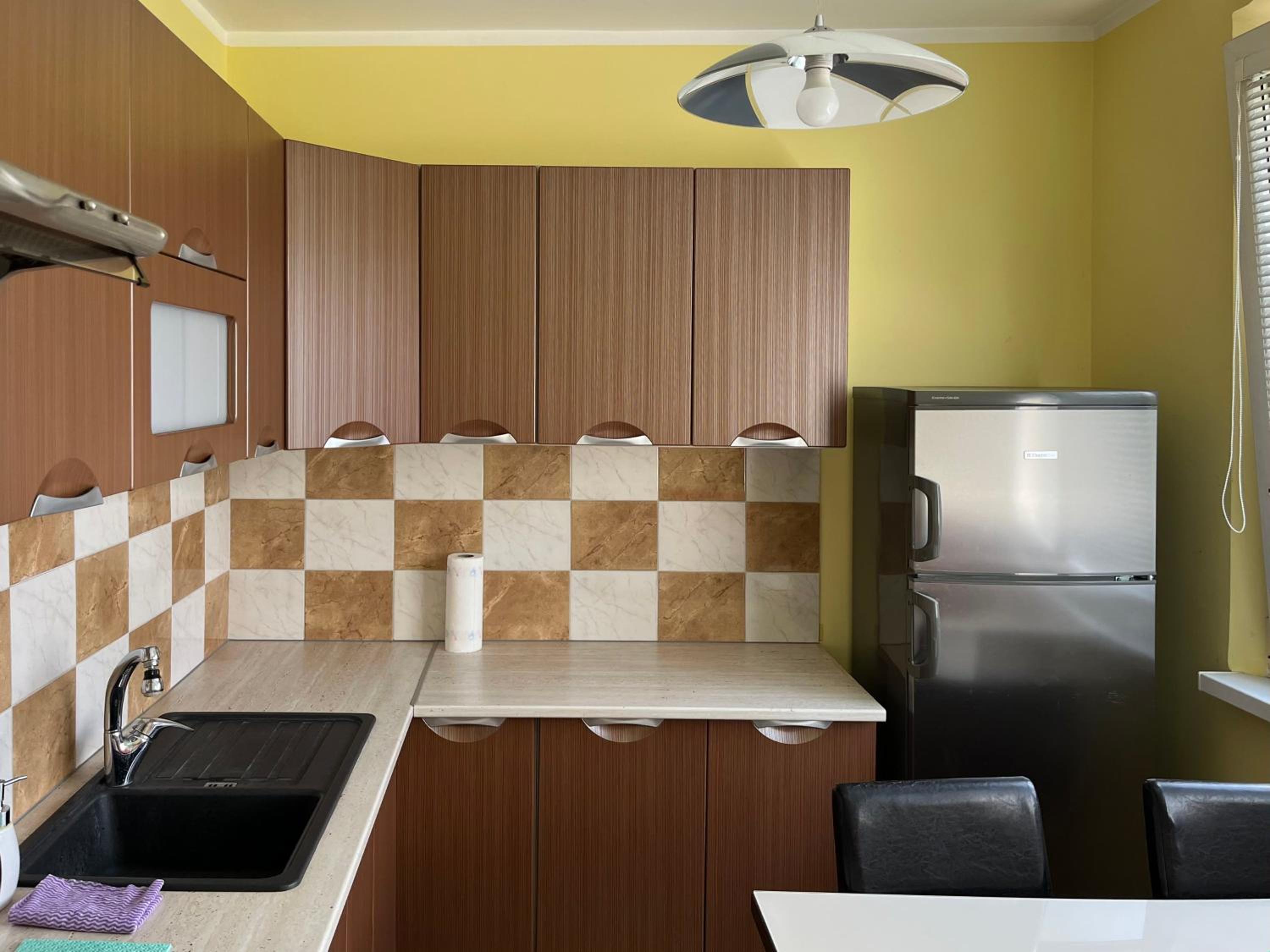 Elegant Escape apartment - free parking, easy access to City Centre view 2