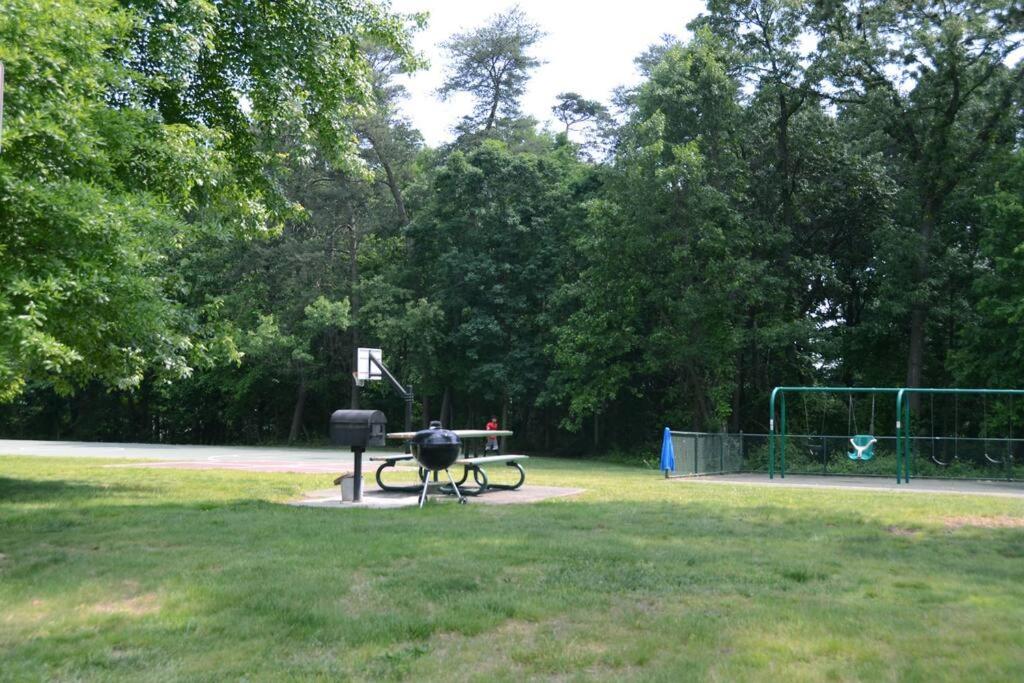 Charming 3bd Alexandria House, 11 miles to DC, Nice front view view 3