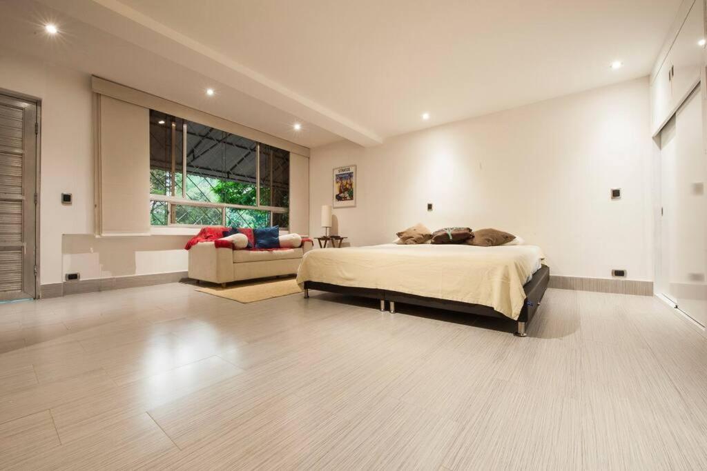 Best location Studio in Medellin Poblado Provenza