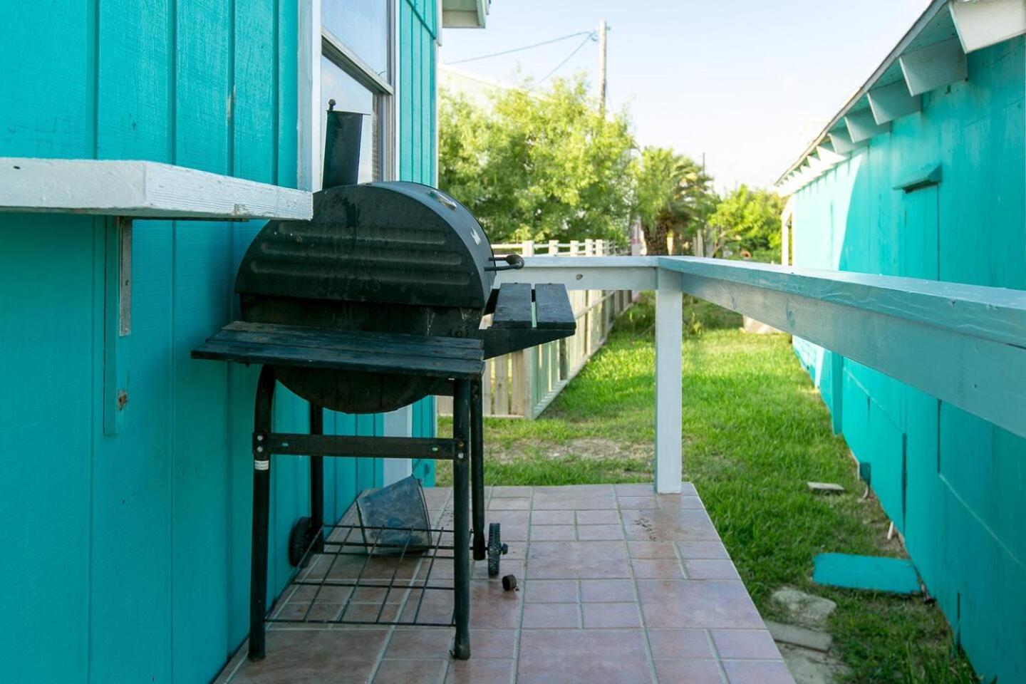 Waterfront Laguna Madre Bayhouse - Fishing, Birding & Family Retreat
