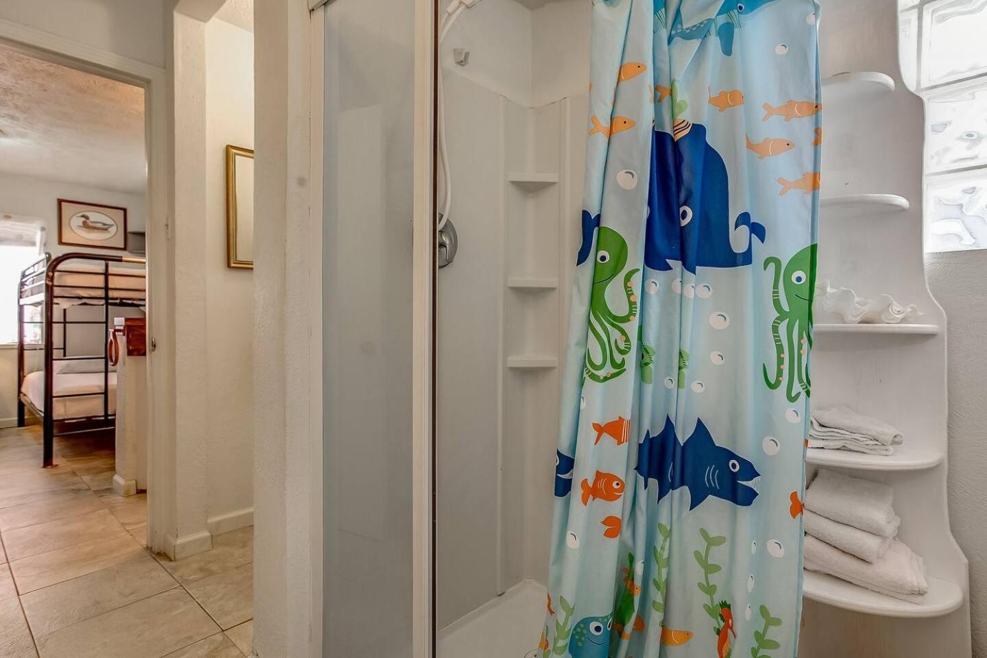 Waterfront Laguna Madre Bayhouse - Fishing, Birding & Family Retreat
