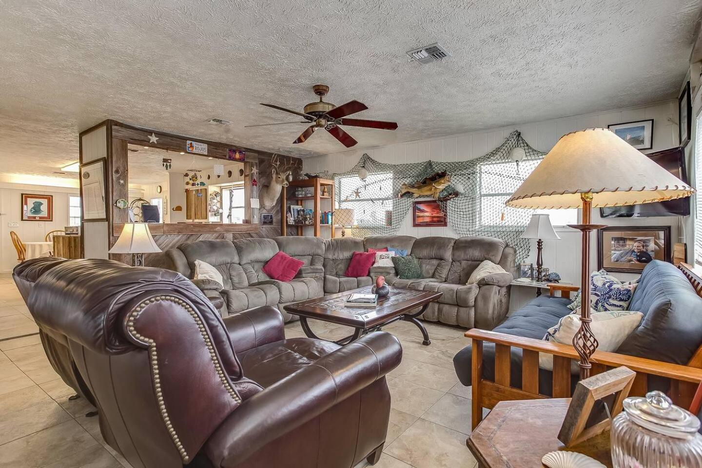 Waterfront Laguna Madre Bayhouse - Fishing, Birding & Family Retreat